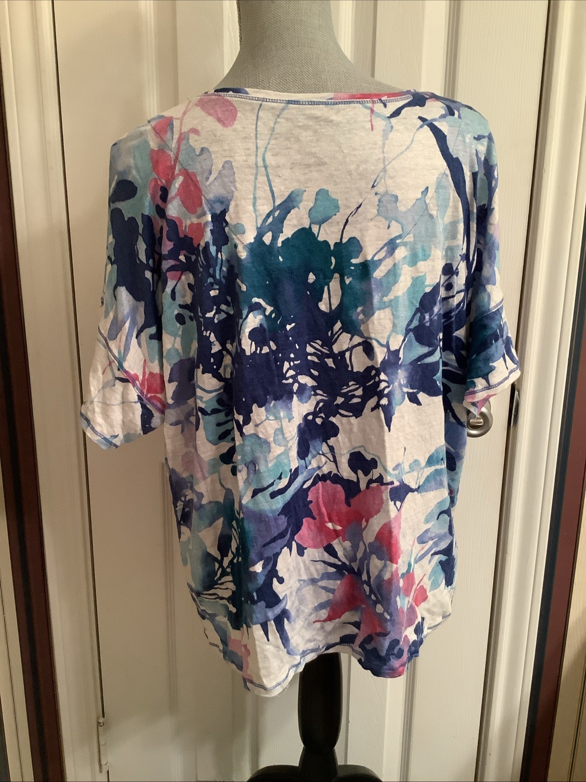 Chico’s 3 ~ 3XL T-Blue White Floral Short sleeve V-Neck Neck Linen Tee Shirt