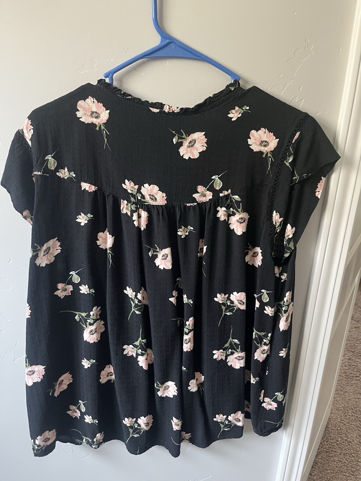 Buffalo David Bitton Black Floral Shot Sleeve XL