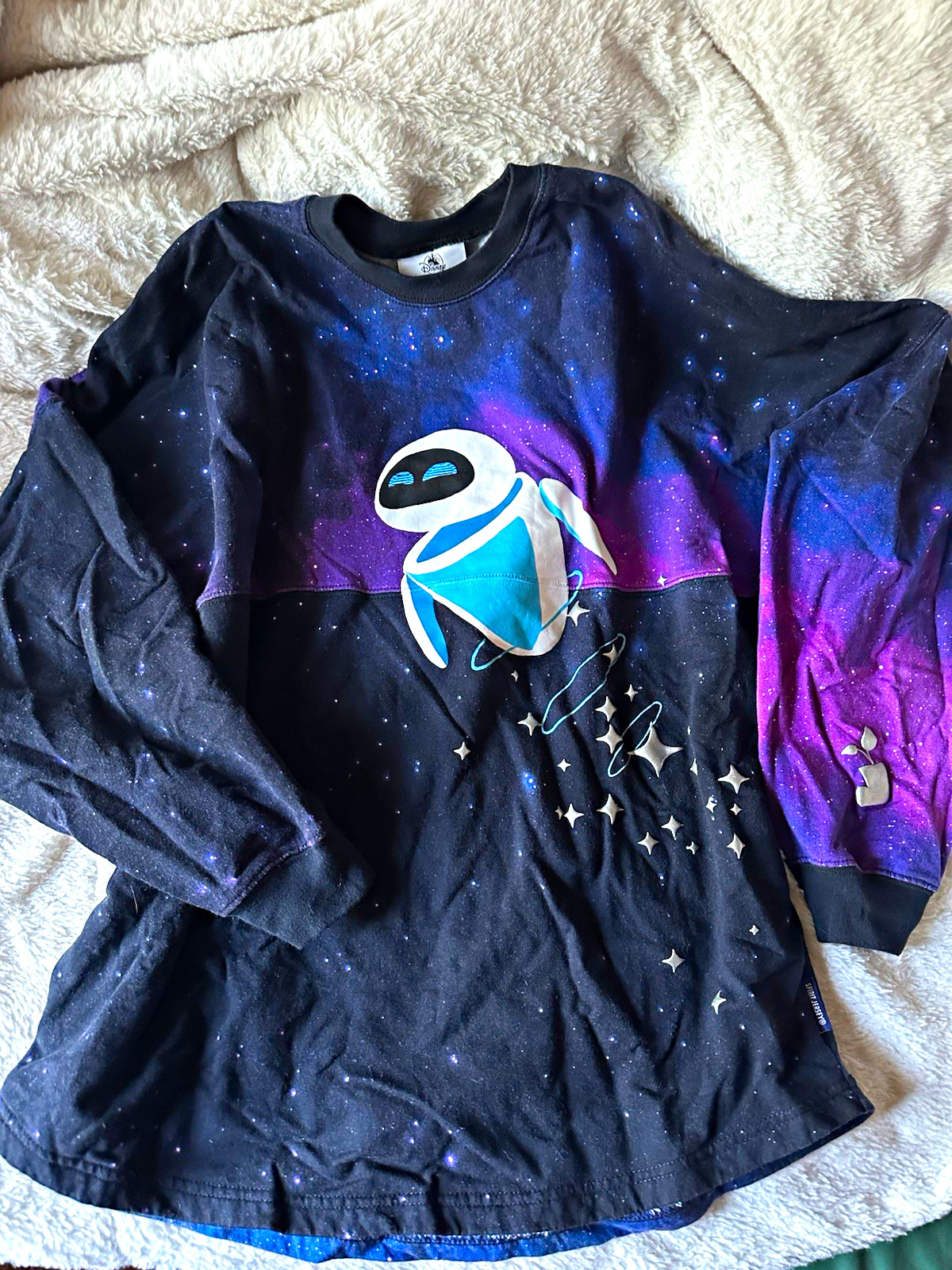 RARE disney pixar WALL-E spirit jersey medium, very good condition!!