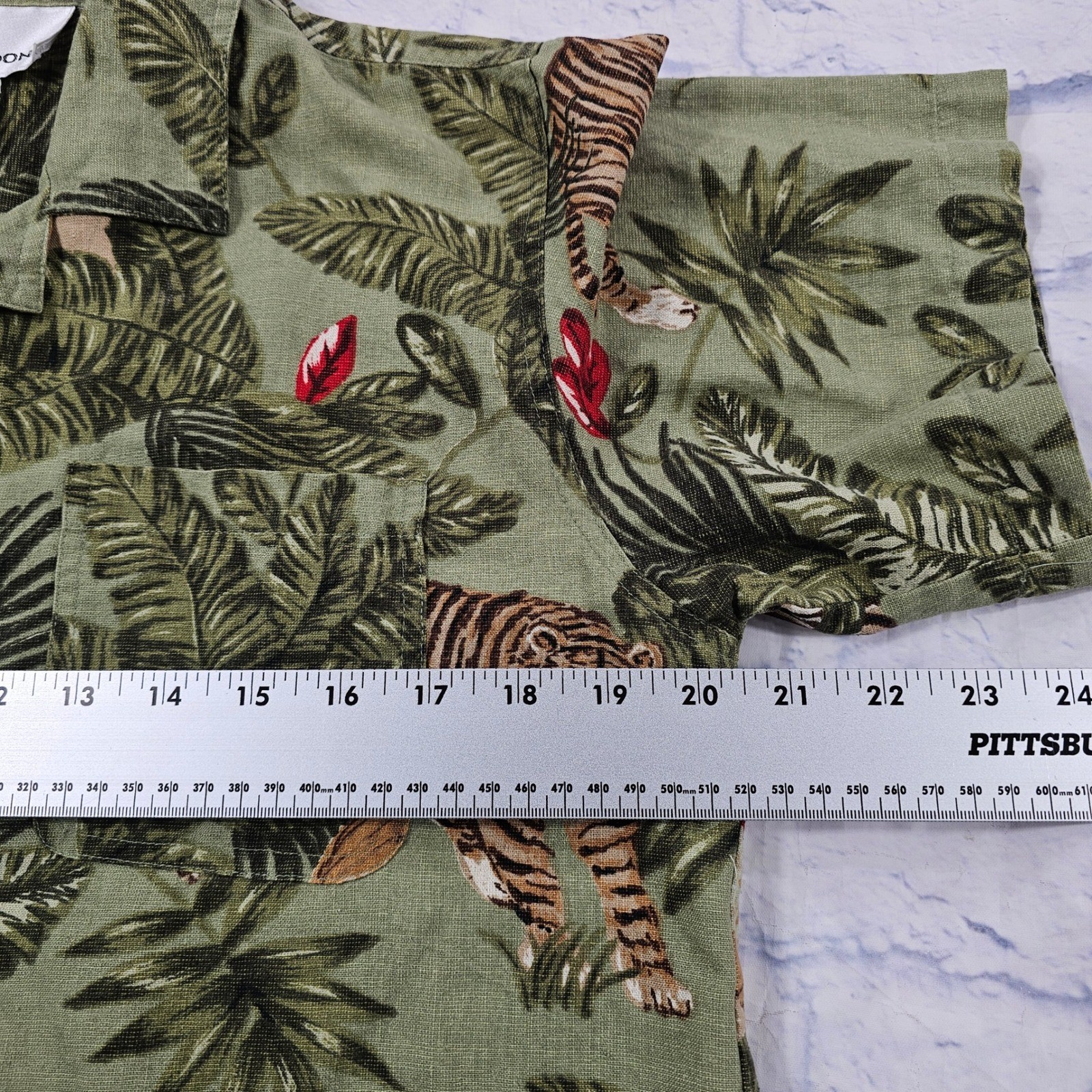Erin London Button Up Shirt Womens Small Green Silk Linen Jungle Animal Safari