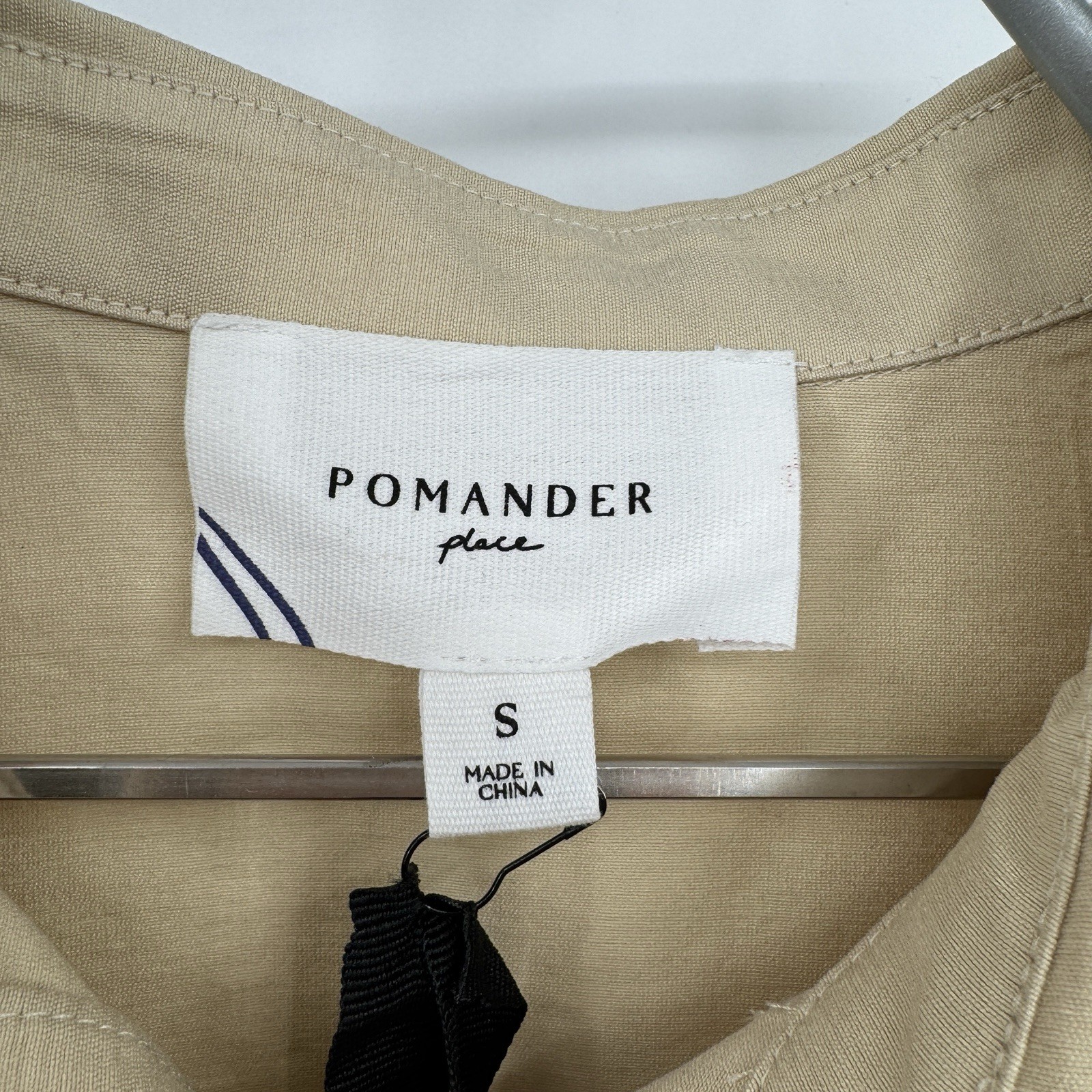 Pomander Place by Tuckernuck Tan Ashlen Button Front Blouse size S Small NWT