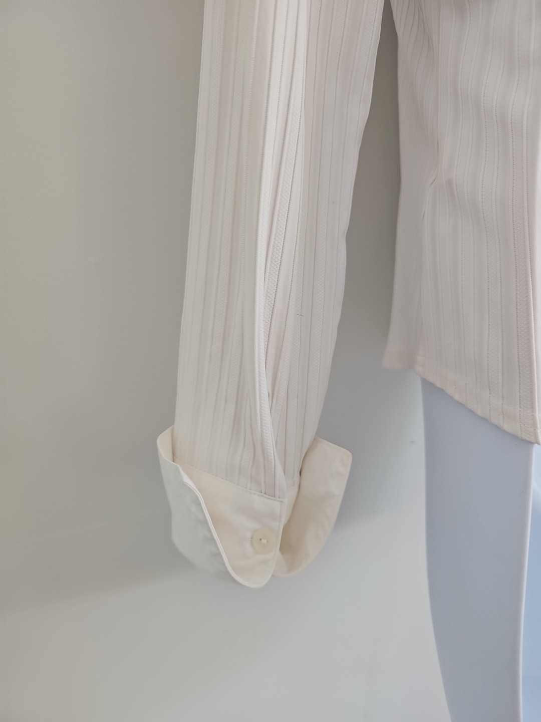 Casual Corner Annex Ivory Stripe Blouse V-neck Collar Long Sleeve French Cuff