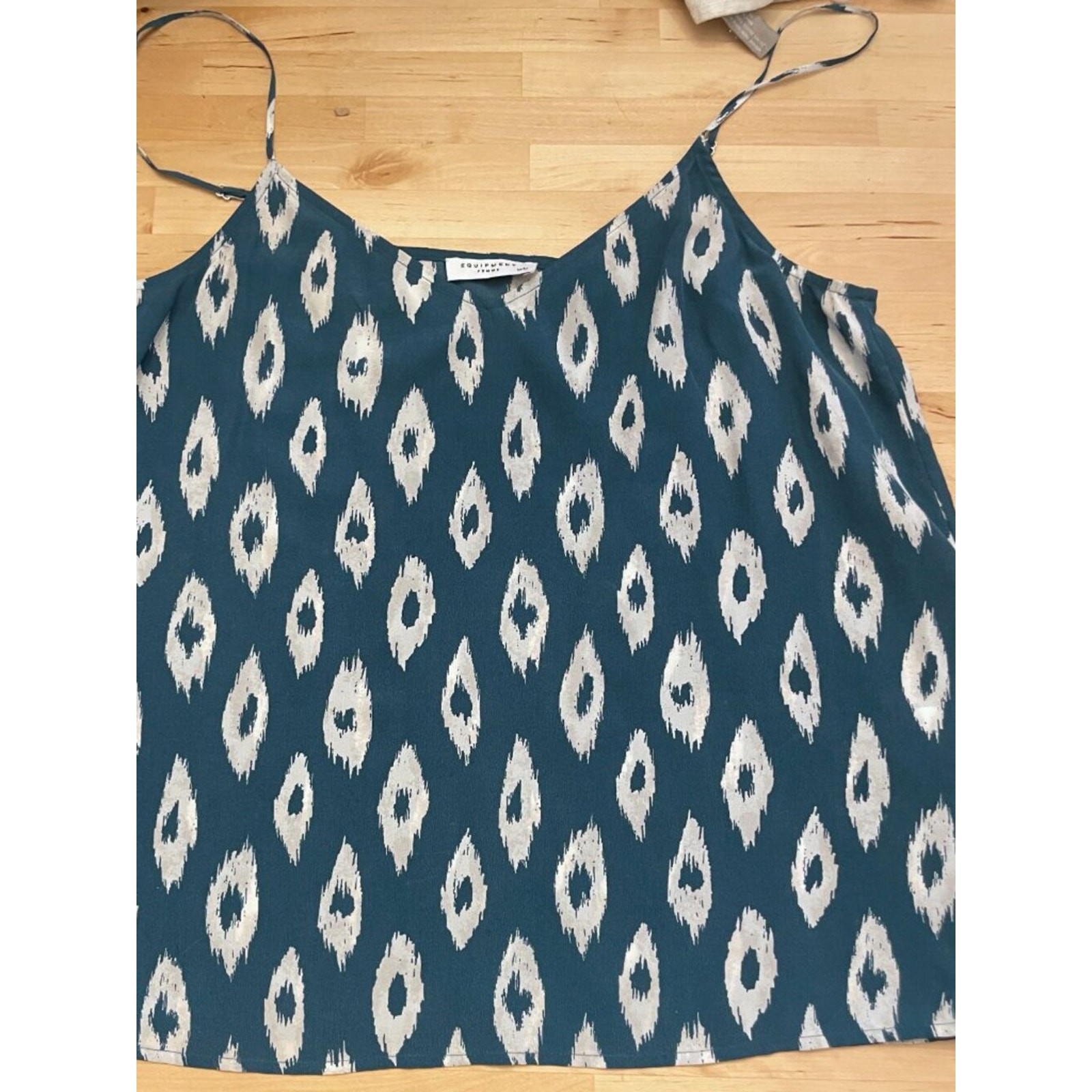 Equipment Femme 100% Silk Ikat Camisole Tank Sz M Quiet Luxury Indie Sleek Boho