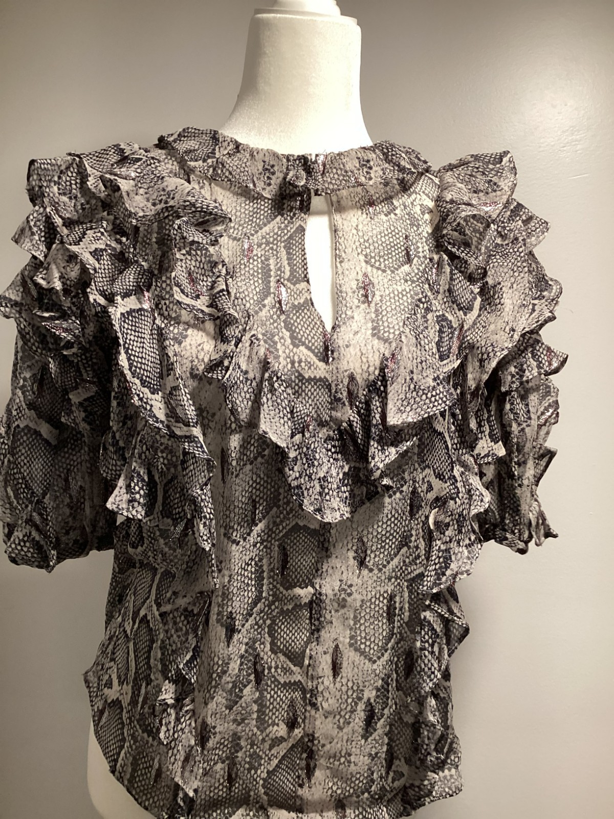 Sheer silk snake print short-sleeved blouse by Rebecca Taylor – Size 2