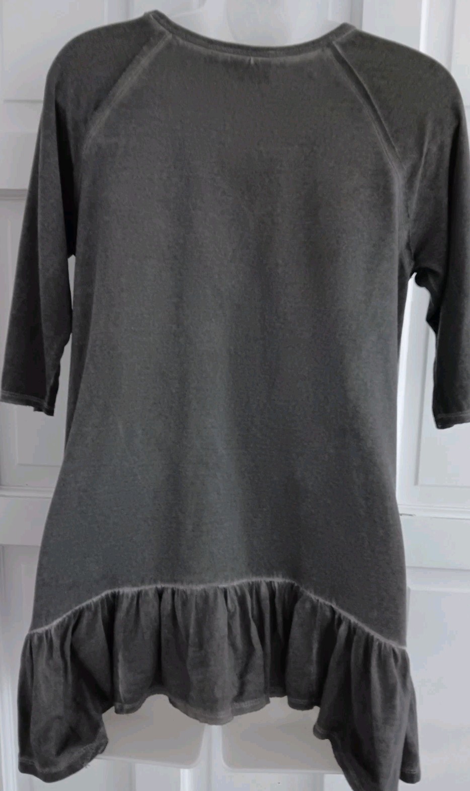 Dantelle Tunic Top Medium Dropped Waist Ruffle Flounce Hem Raglan Sleeves Gray