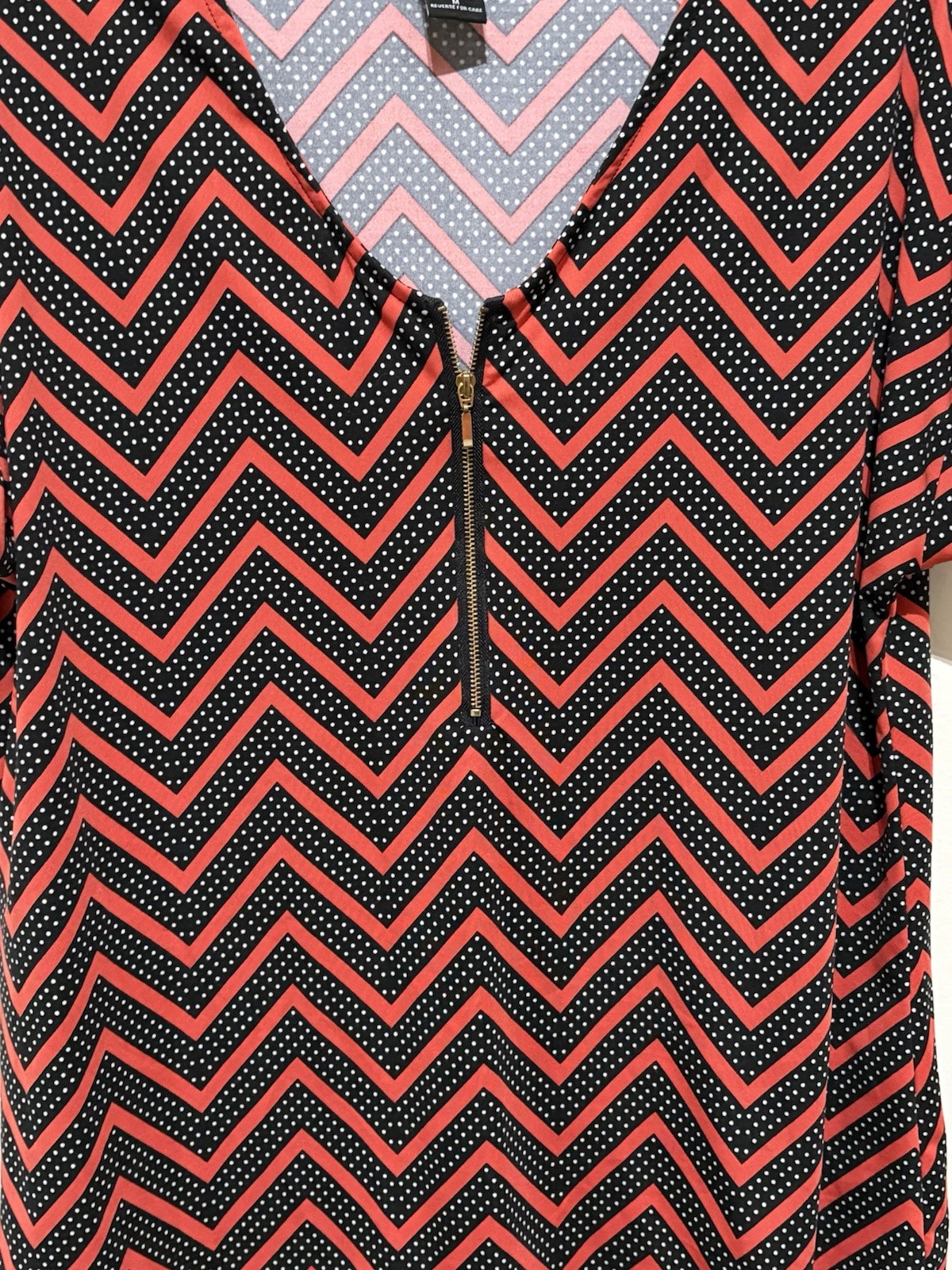 Robert Louis Blouse M Red Black Polka Dot Chevron Geometric 1/4 Zip Top Women