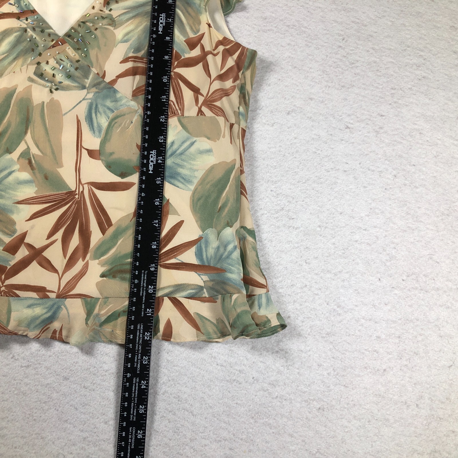 Due Per Due Womens Silk Blouse Size 10 Palm Print Beaded V-Neck Lined