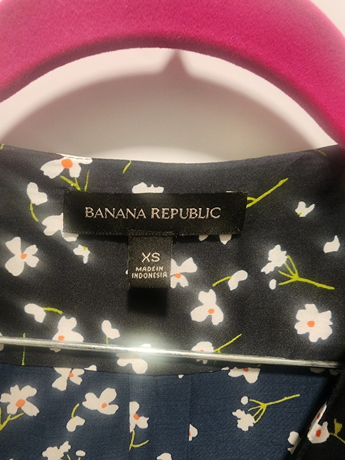 Banana Republic Black Daisy Slip on Tunic Blouse Top XS
