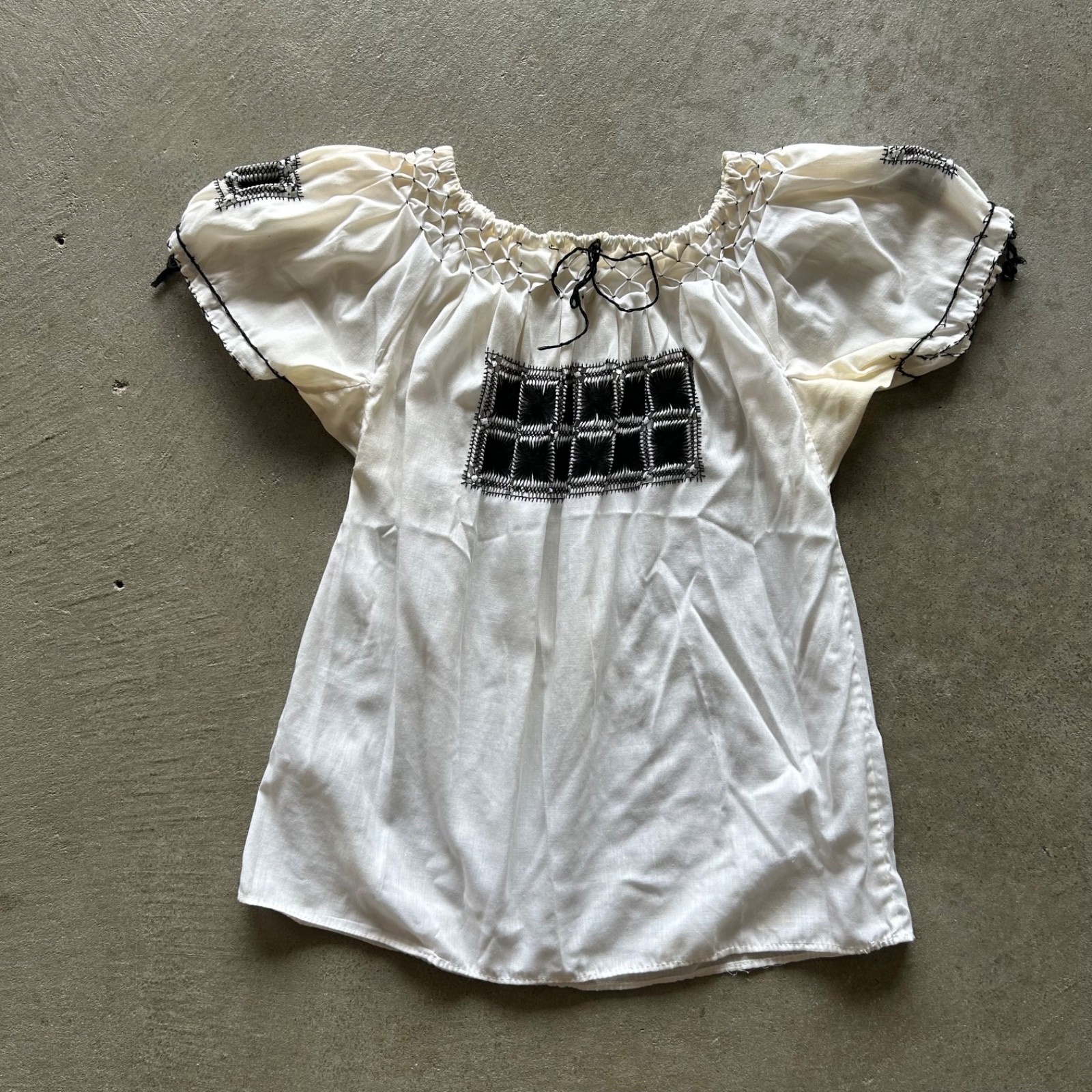 Vintage 70s Mexican Peasant Blouse Shirt Womens Small White Hand Embroidered