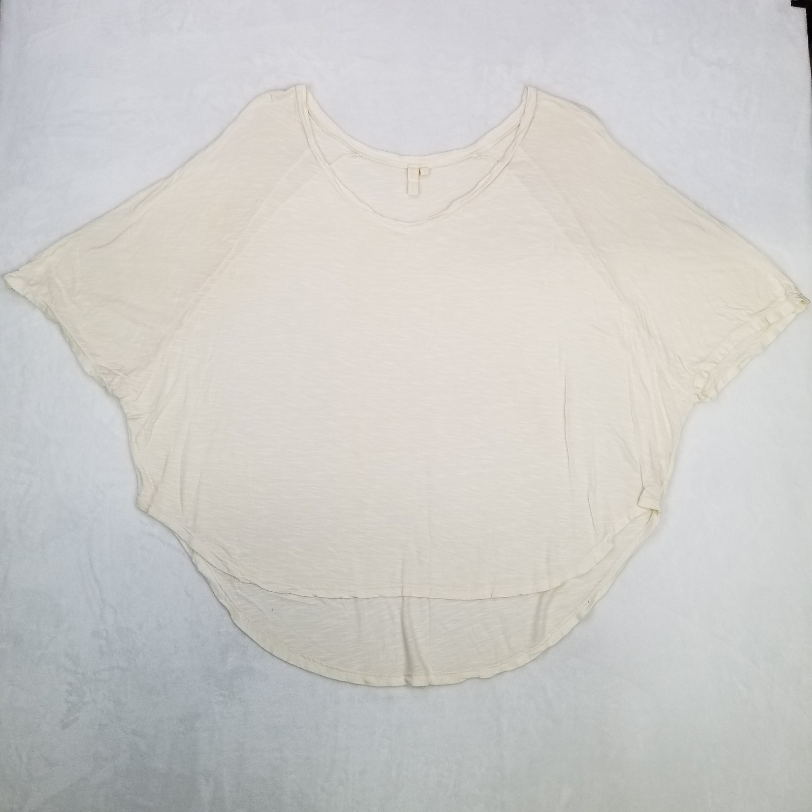 Emma & Sam Women’s Cream Dolman Sleeve Flowy Rayon Top Size Small High Low Hem