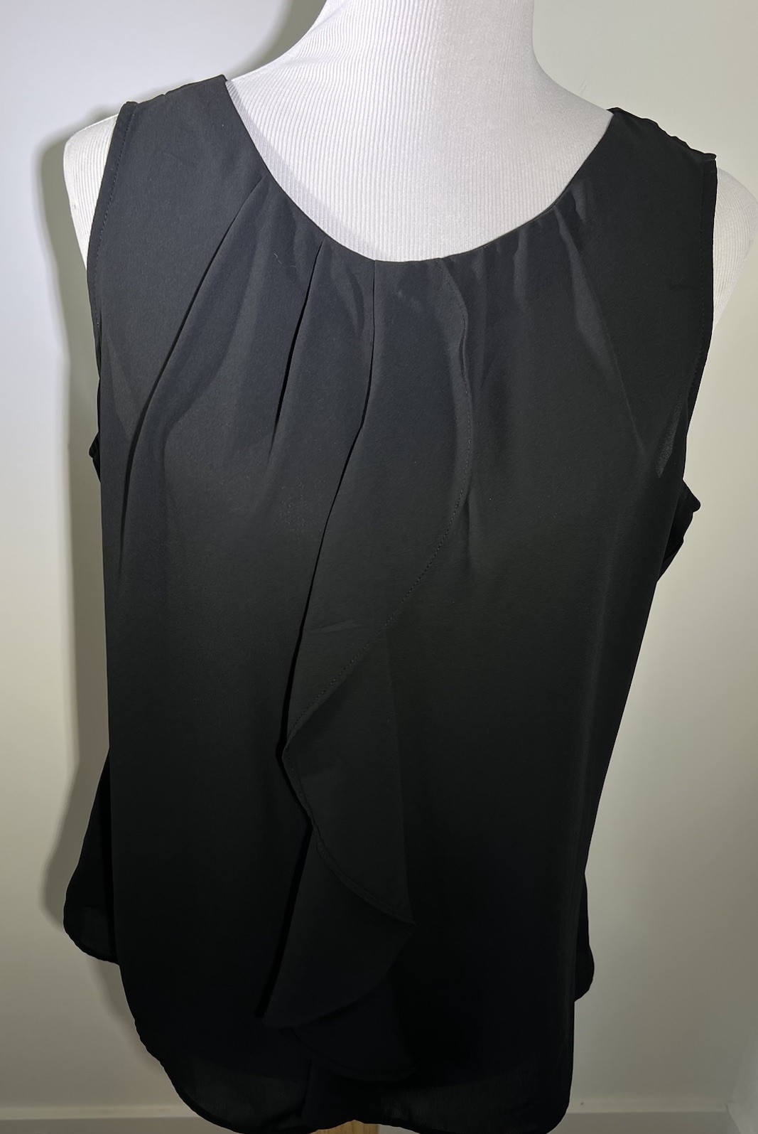 Covington Size L Womens Black Career Ruffle Sleeveless Pullover Blouse