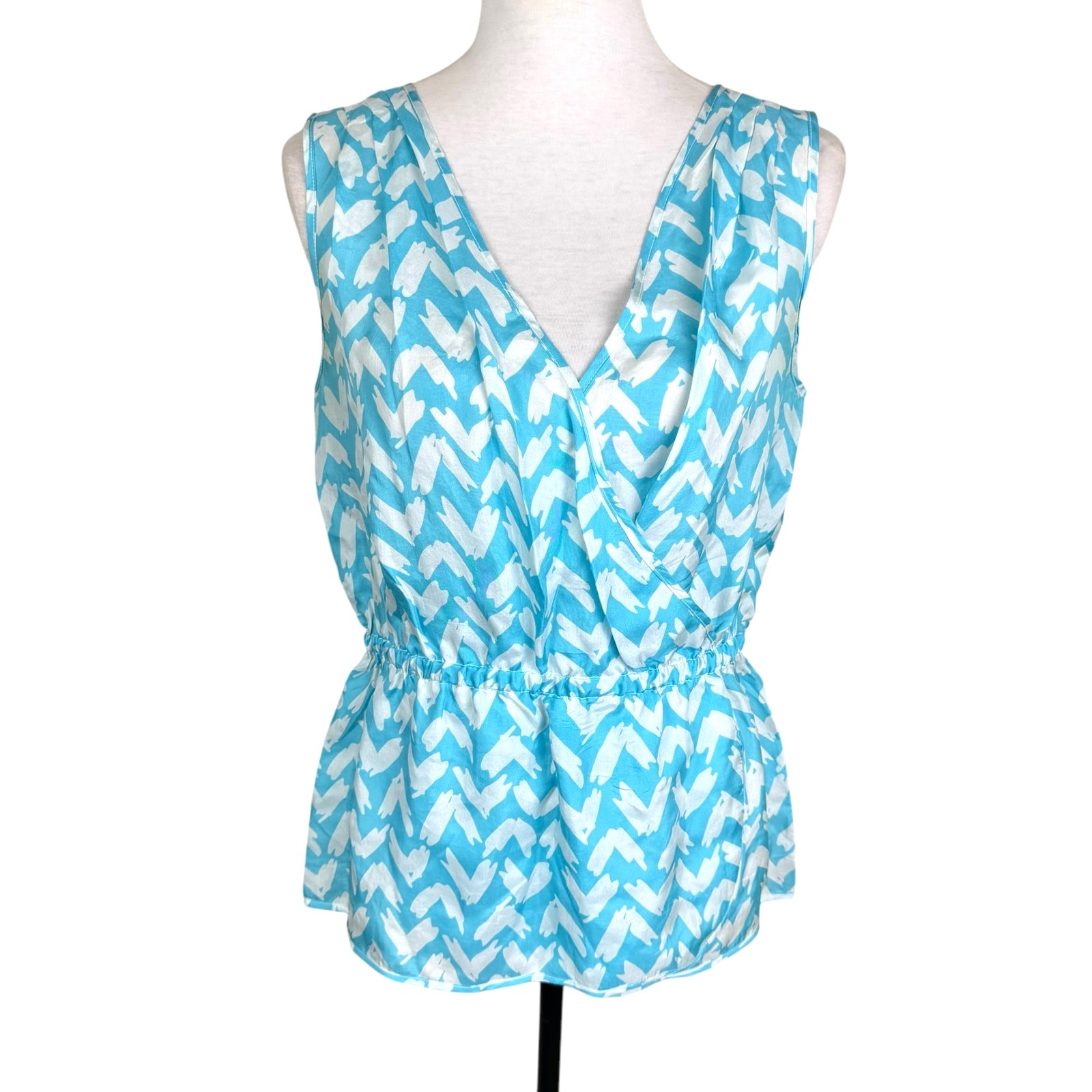 Doncaster 8 Blue Chevron 100% Silk Splice V-neck Sleeveless Lightweight Blouse