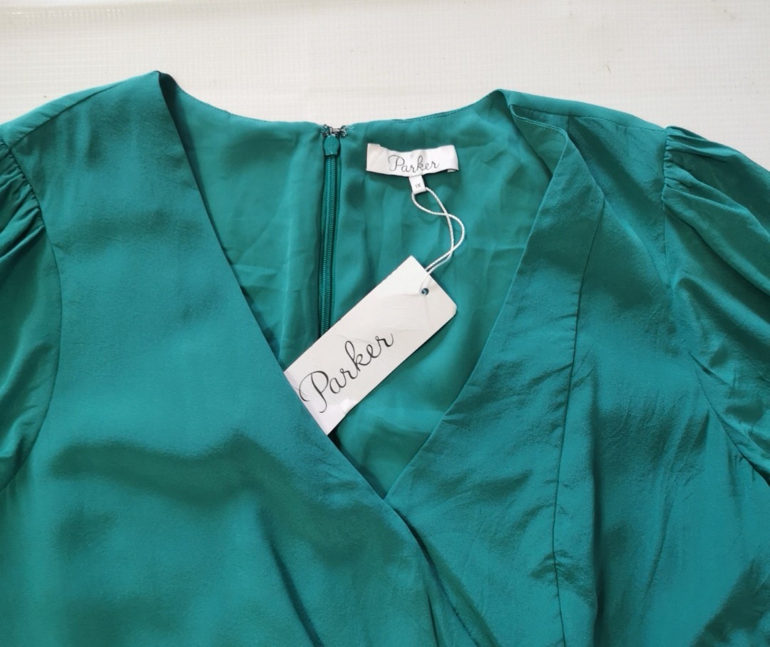 Parker Silk Blouse. Used in good condition. 100% silk. Size: L