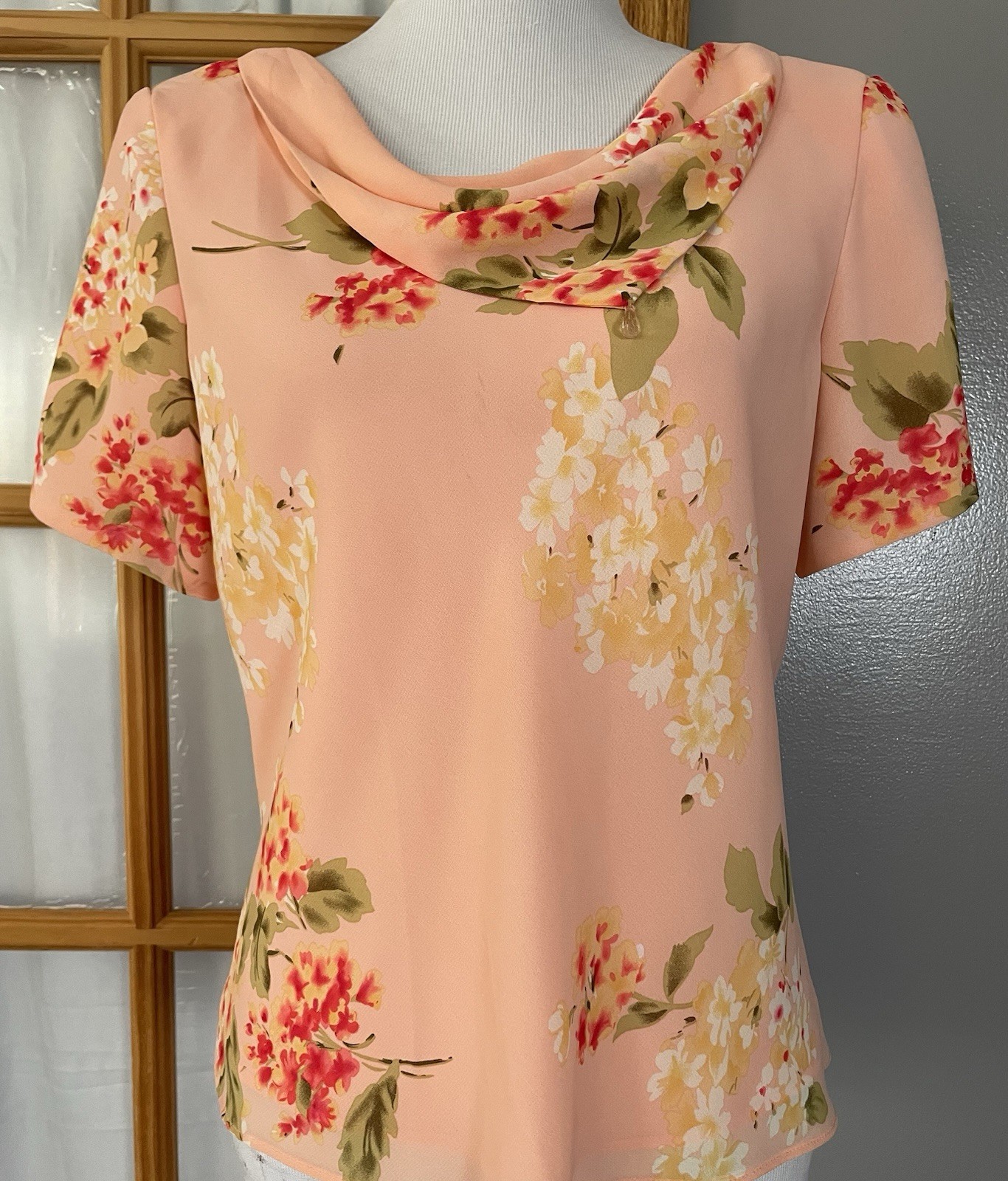 90s Studio I Floral Cowl Neck Blouse Sz 16P Peach Pullover Short Sleeve Career