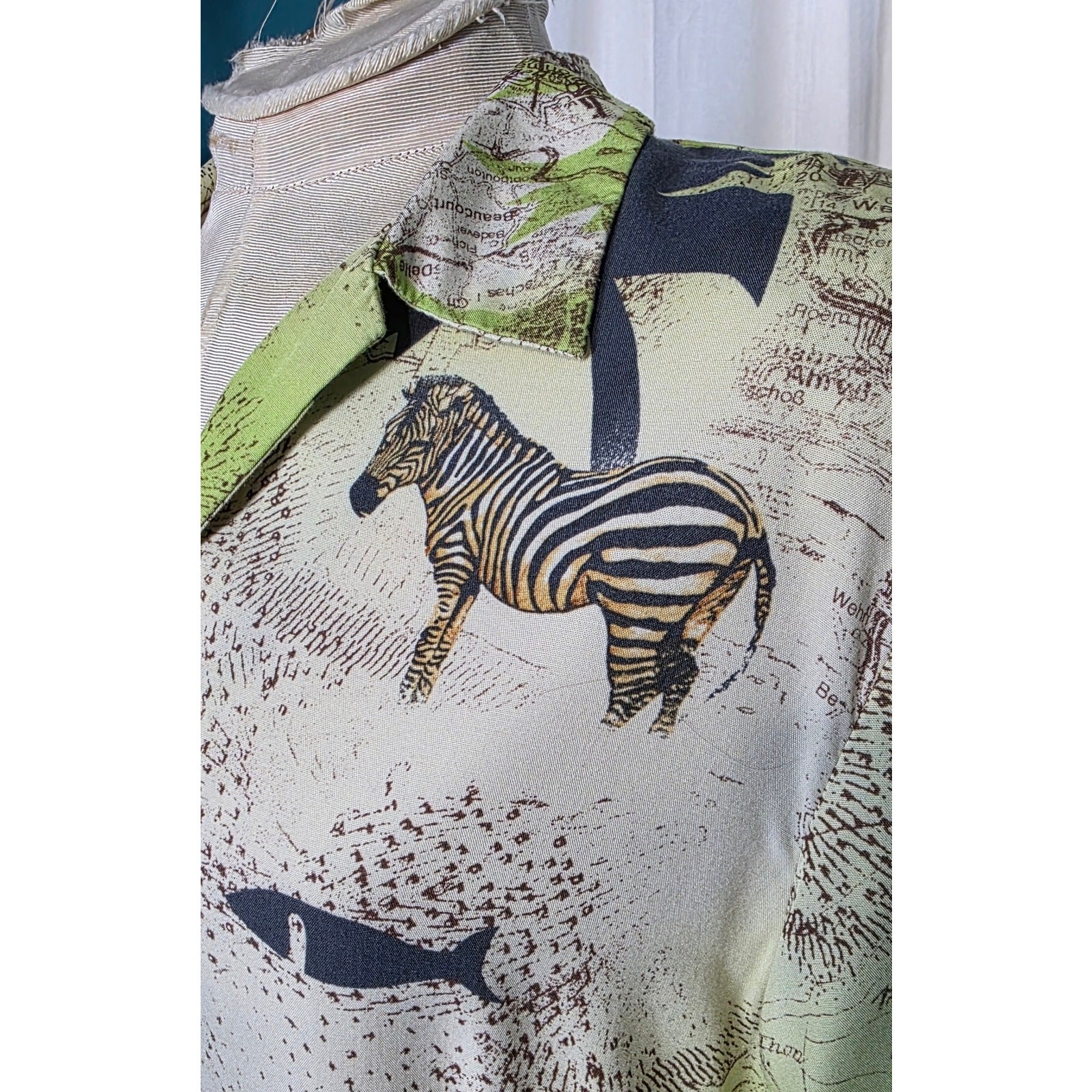 Judith Hart Sport Vintage Size 8 Short Sleeve Top African Safari Zebra Animals