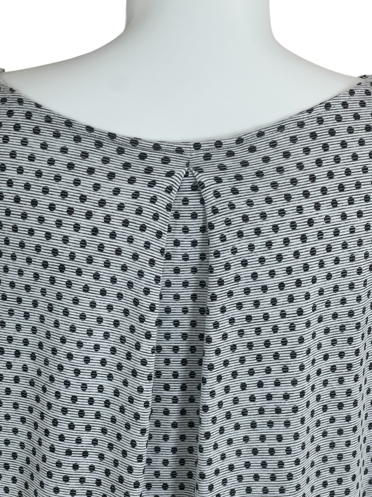 Jones New York Woman 3X White Black Dot Short Flounce Sleeve Easy Care Stretch