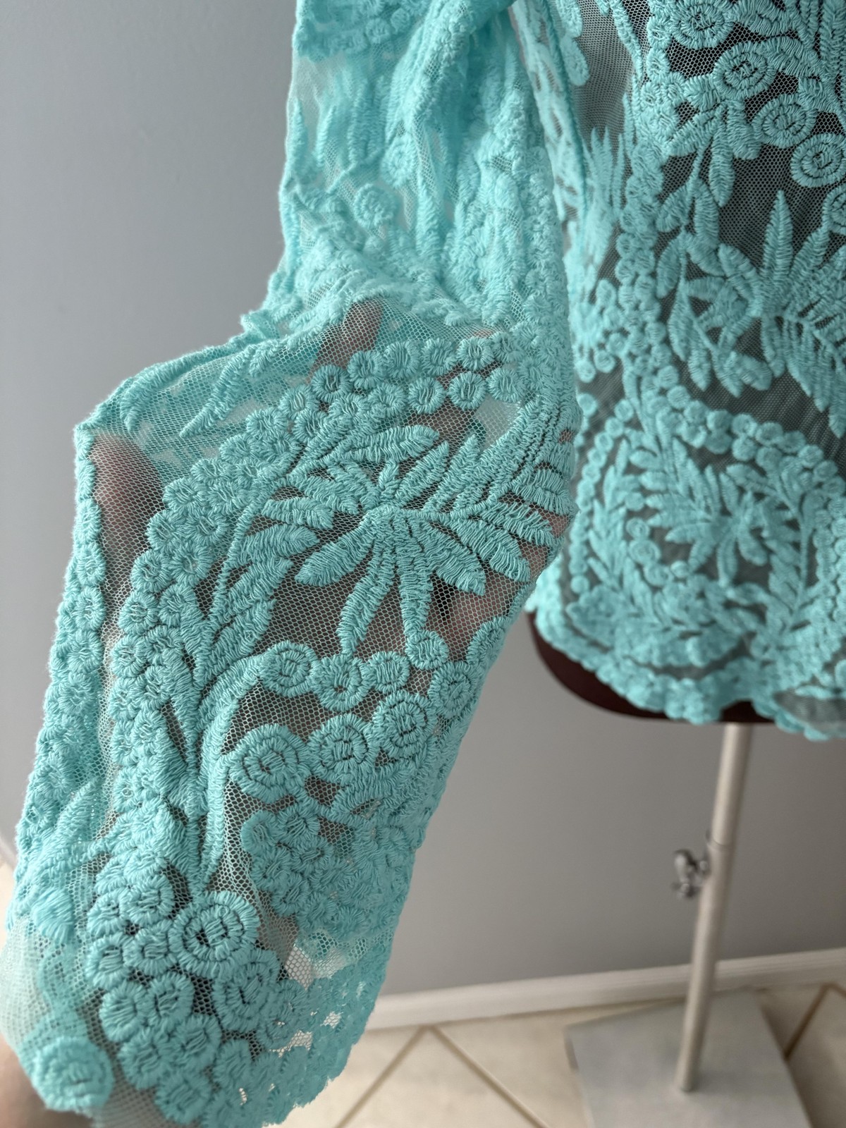 Blue Sheer Embroidered Lace Top Womens Medium Floral Boho Festival Layer Beach