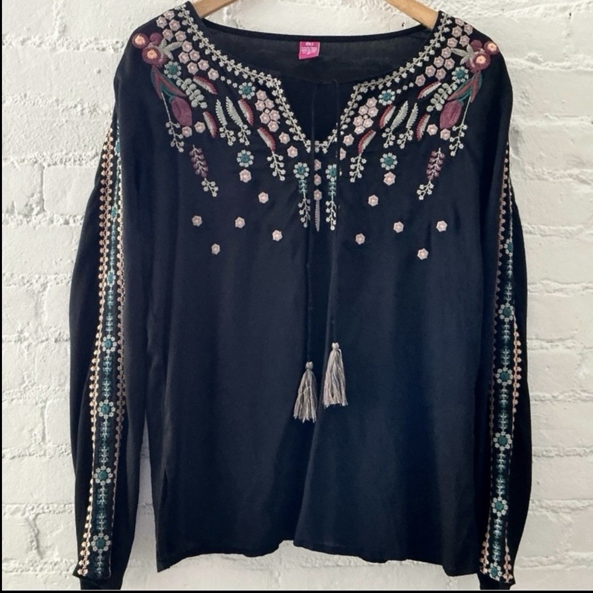 RAJ Embroidered Floral Peasant Blouse Cotton Blend Tassel Boho Festival Hippie M