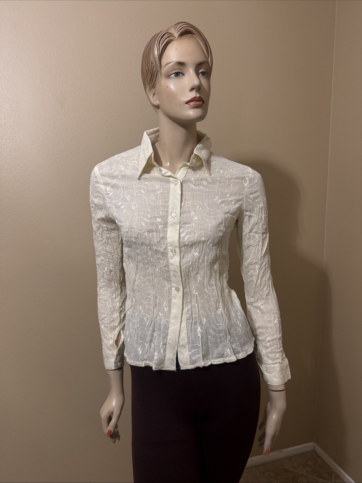 Women’s Ivory Rayon Casual Classic Stretch Embroidered Size L Button-up Top