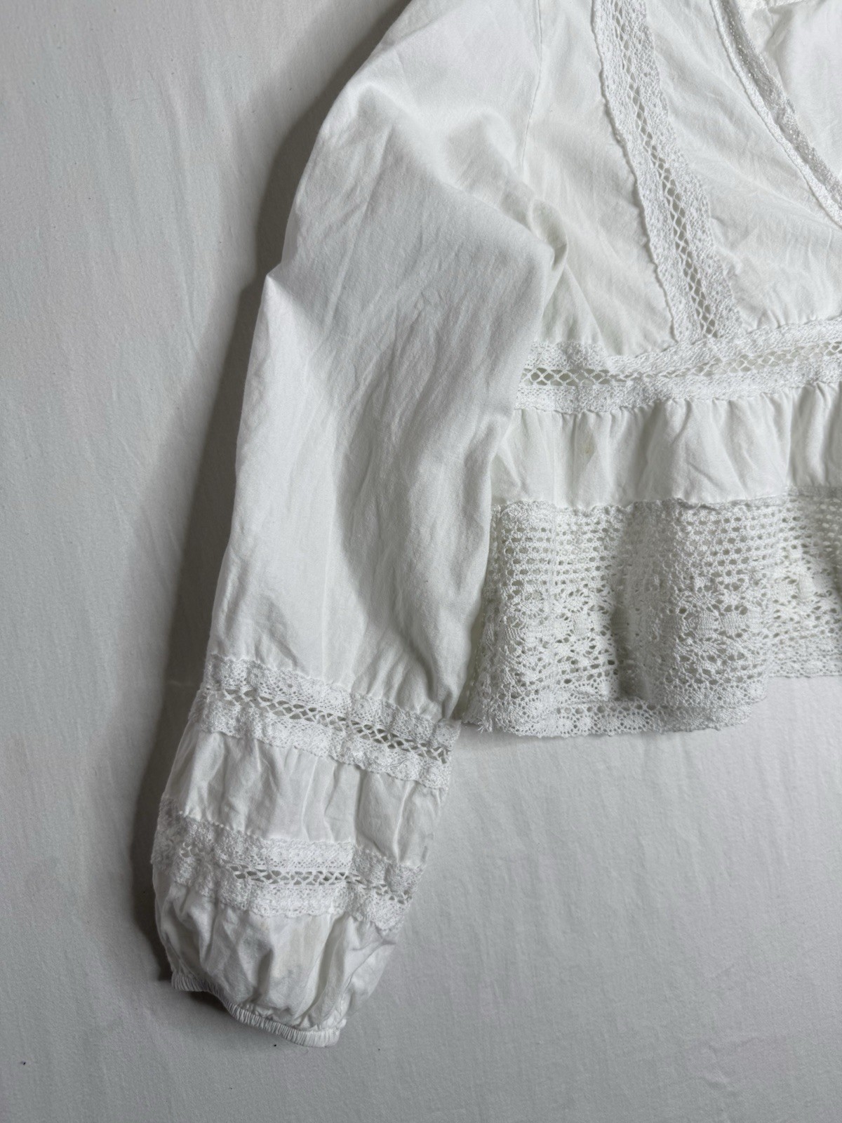 Altar’d State Women’s White Cotton Lace Crochet V-Neck Tie Front Blouse L Hippie