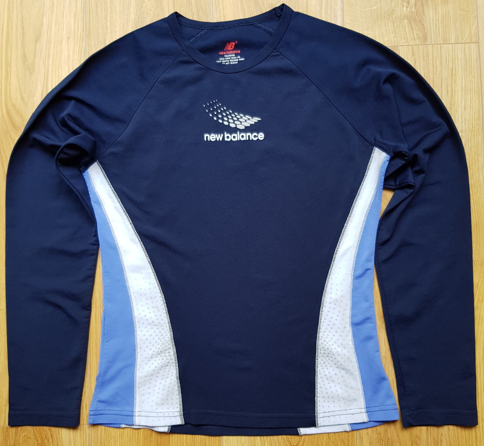 New Balance Top Women’s 10 Long Sleeve Navy/Blue Stripe VGC Gym Sports Training