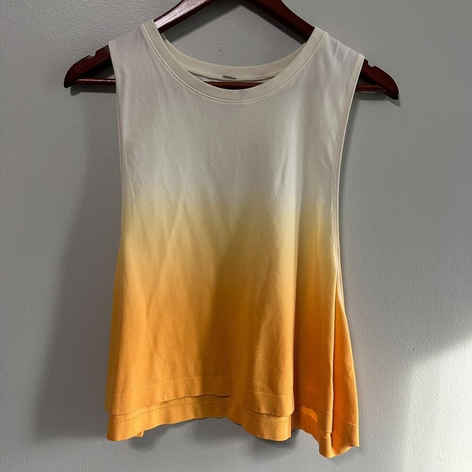 Athleta Mineral Wash Crop Tank Top Size XL Yellow Orange Ombre Loose Fit Shirt