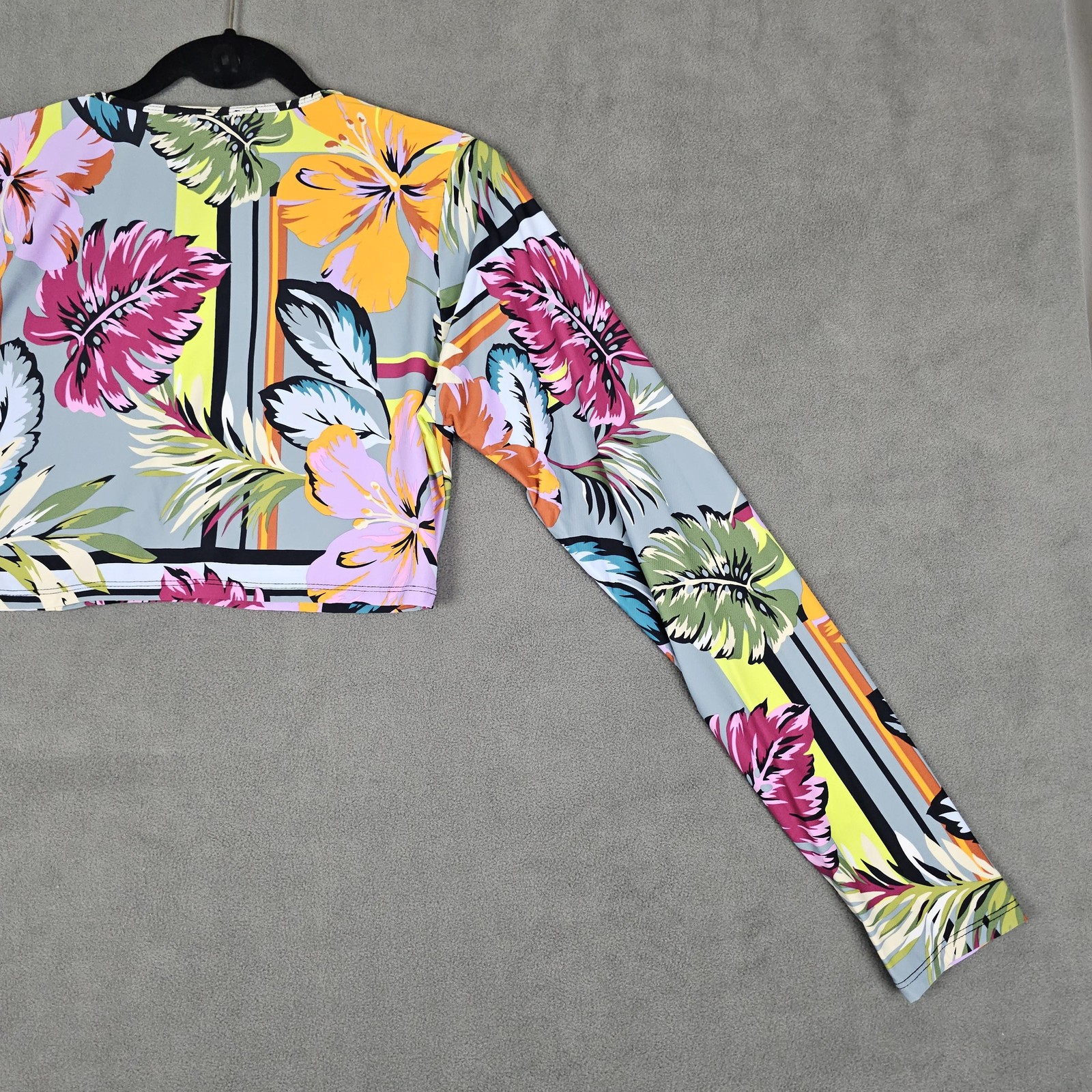 BCBGeneration Blouse Womens L Multicolor Floral V Neck Long Sleeve Crop Top Swim