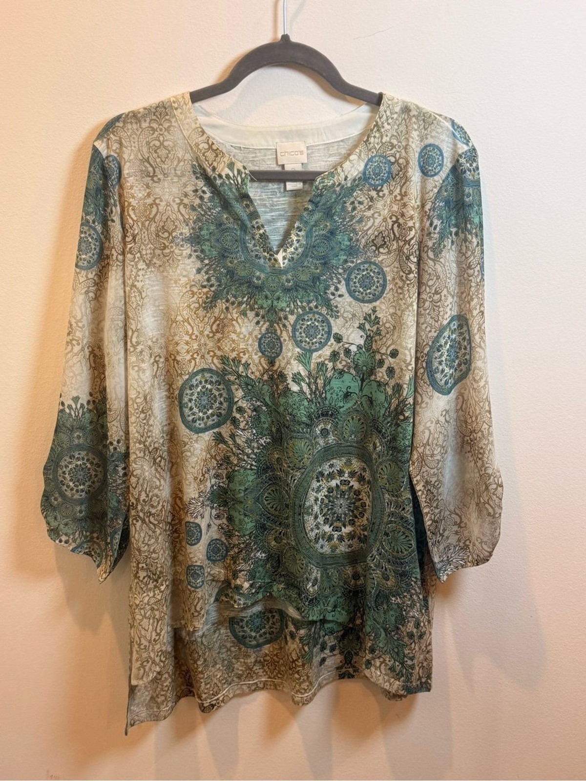 Chico’s Medallion Paisley Split Neck Tunic Top Size 2 Large