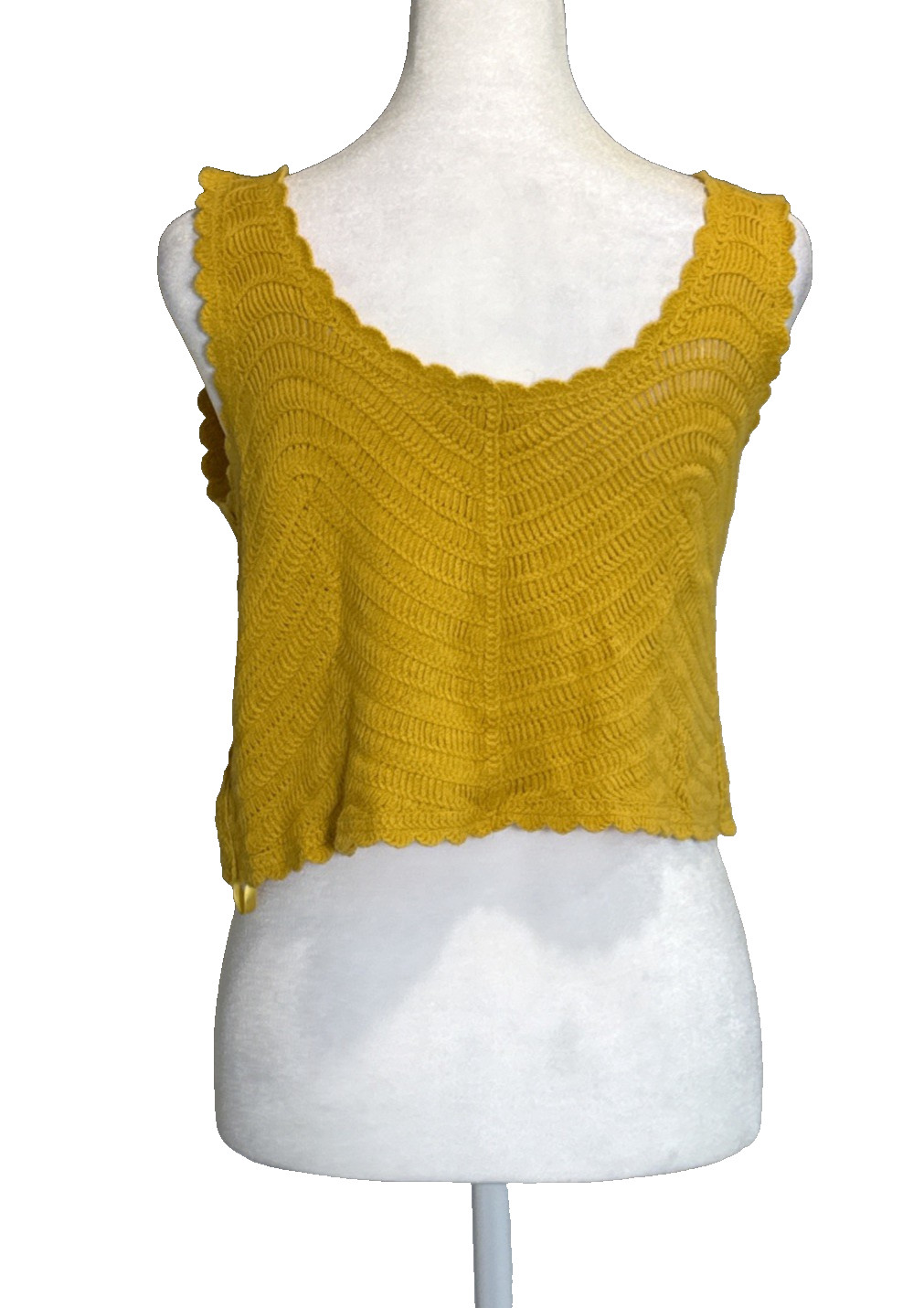 New In Embroidered Yellow White Floral Crop Top S/M Scalloped Neckline Boho 70s