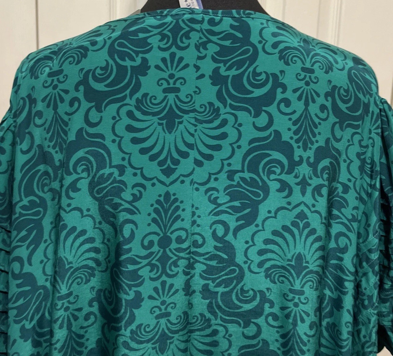 Torrid Ultramarine Green Bubble Sleeve Split Neck Damask Print Top Size 6X NWT