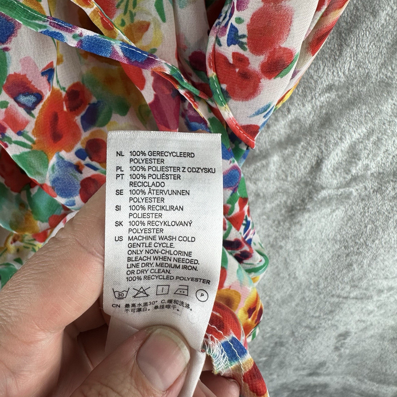H&M Blouse Women’s 8 Multicolor Floral The Garden Collection