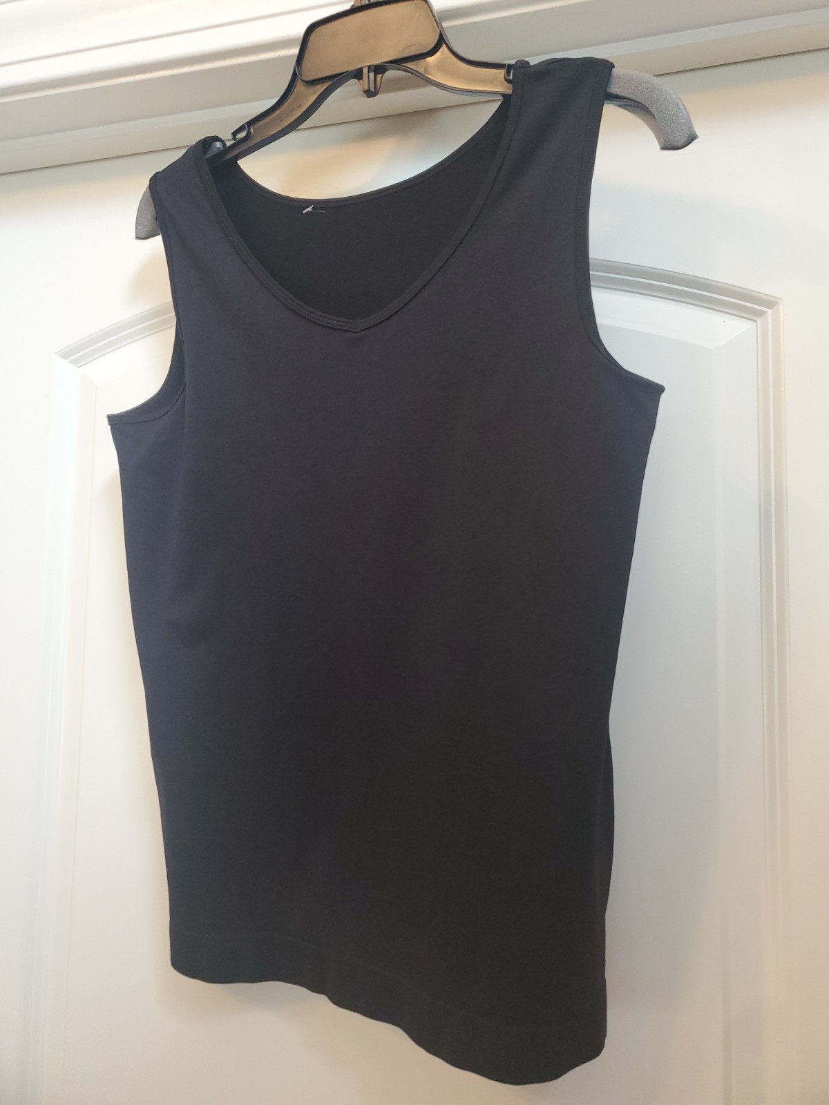 Chico’s NEW Womens V-Neck Shell Tank Top~Chicos Size 2 (12)~Polyester~Black