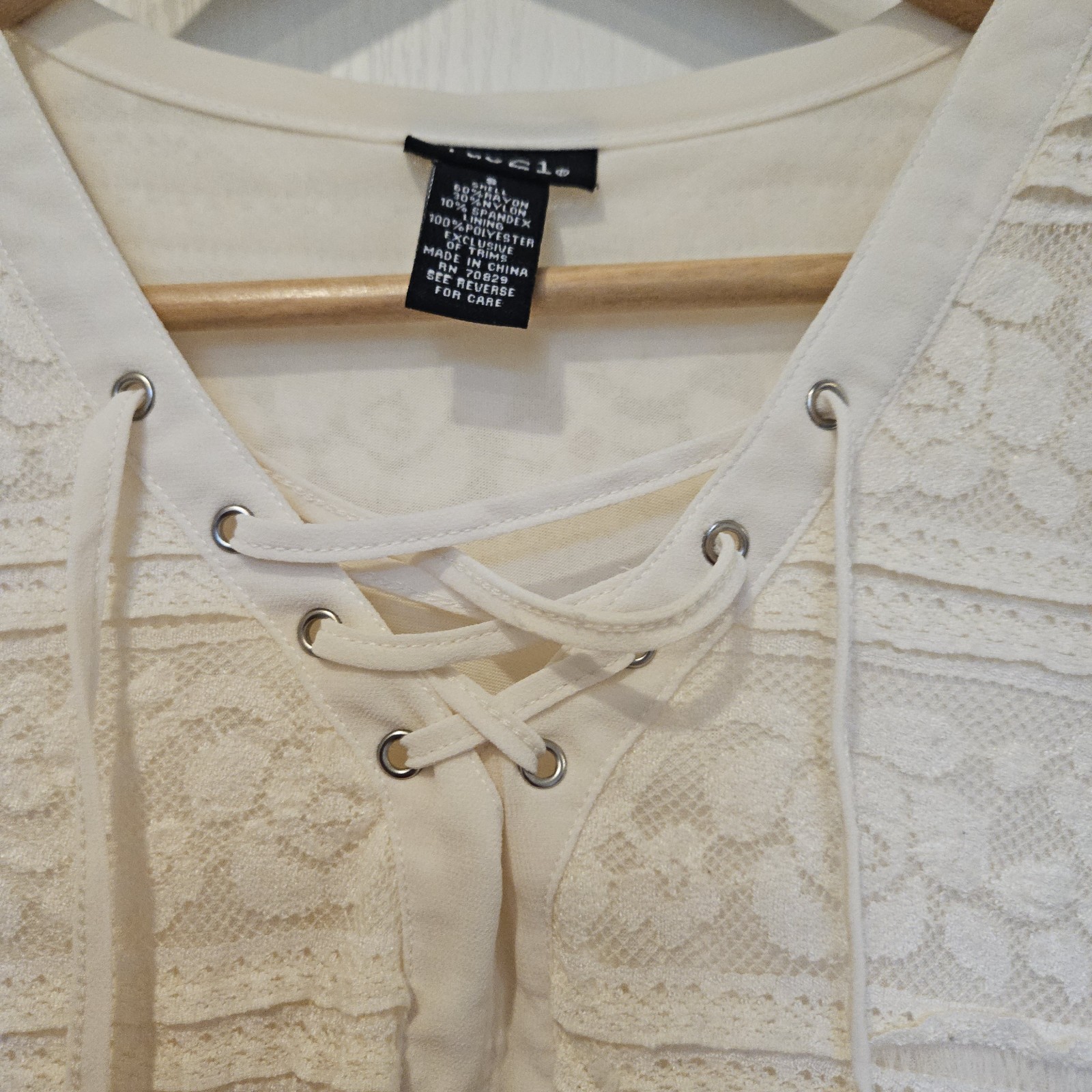 Rue21 Small Ivory Floral Lace Bell Sleeve Lace Up Boho Top Stretch Long Sleeve