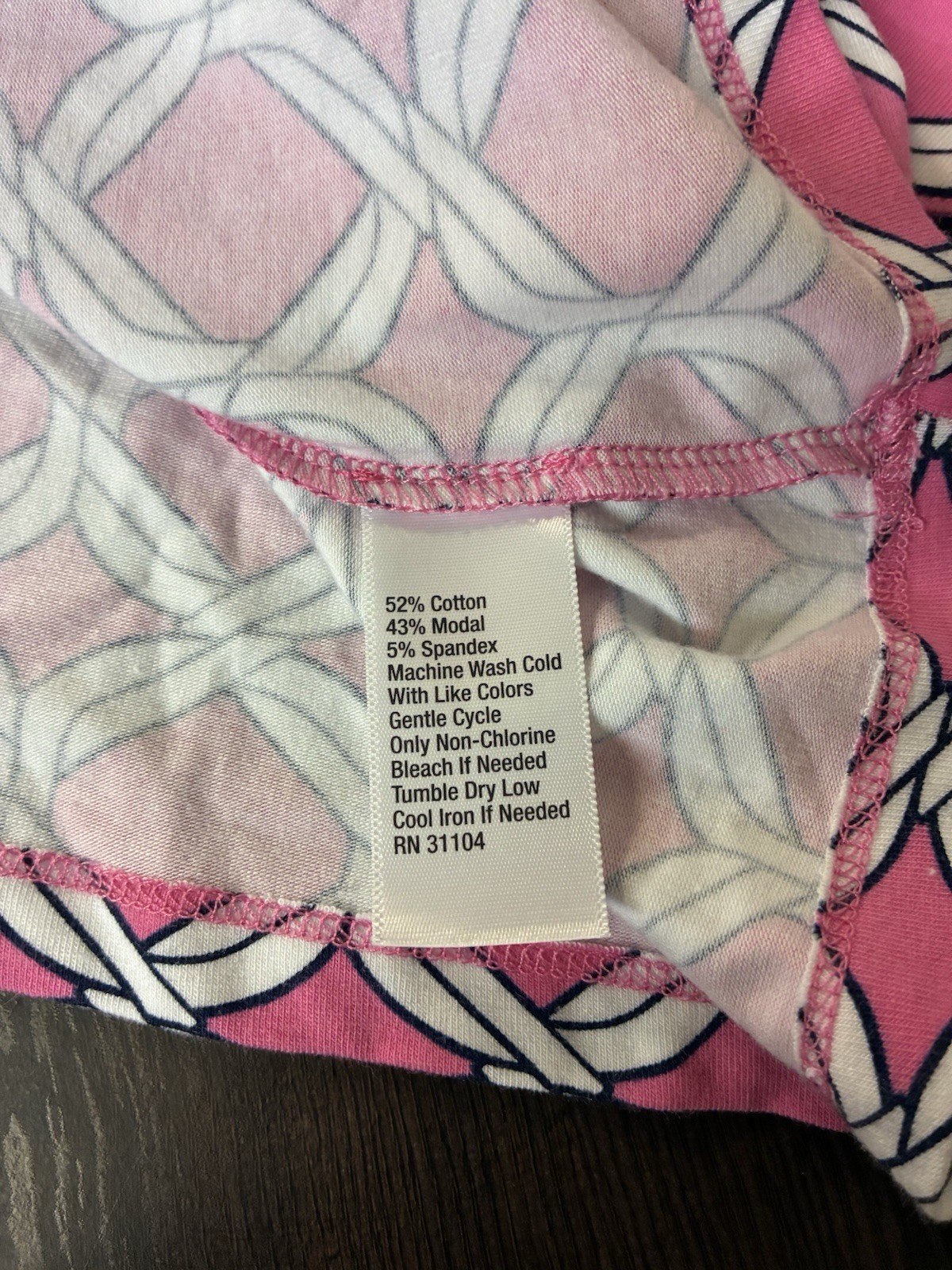 Crown & Ivy Pink Geometric Ruffle Tank Top Women’s Medium Sleeveless Stretch