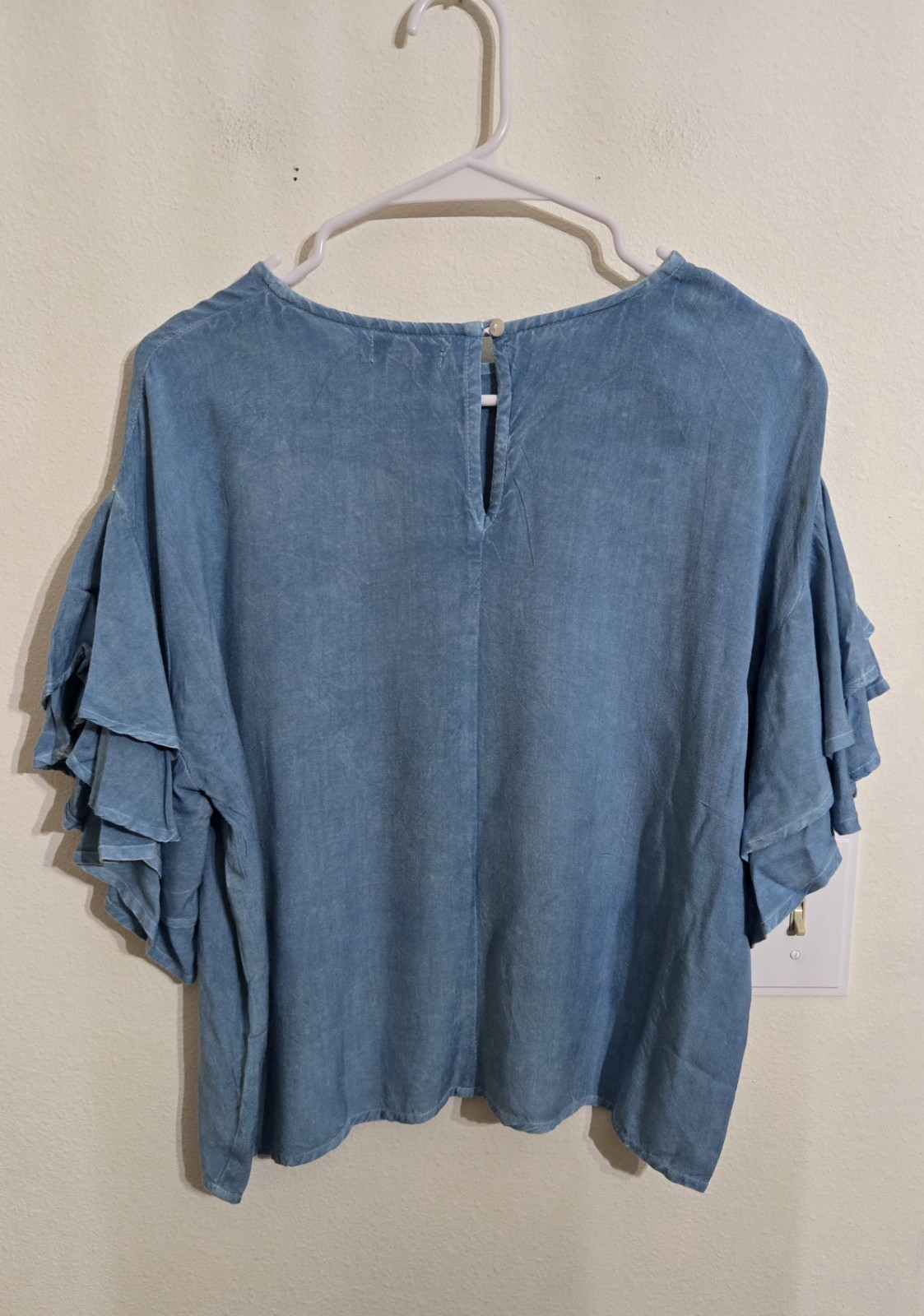 Pre-loved STYLE ENVY Women’s Blue Chambray Look Ruffle Sleeve Blouse Best For L