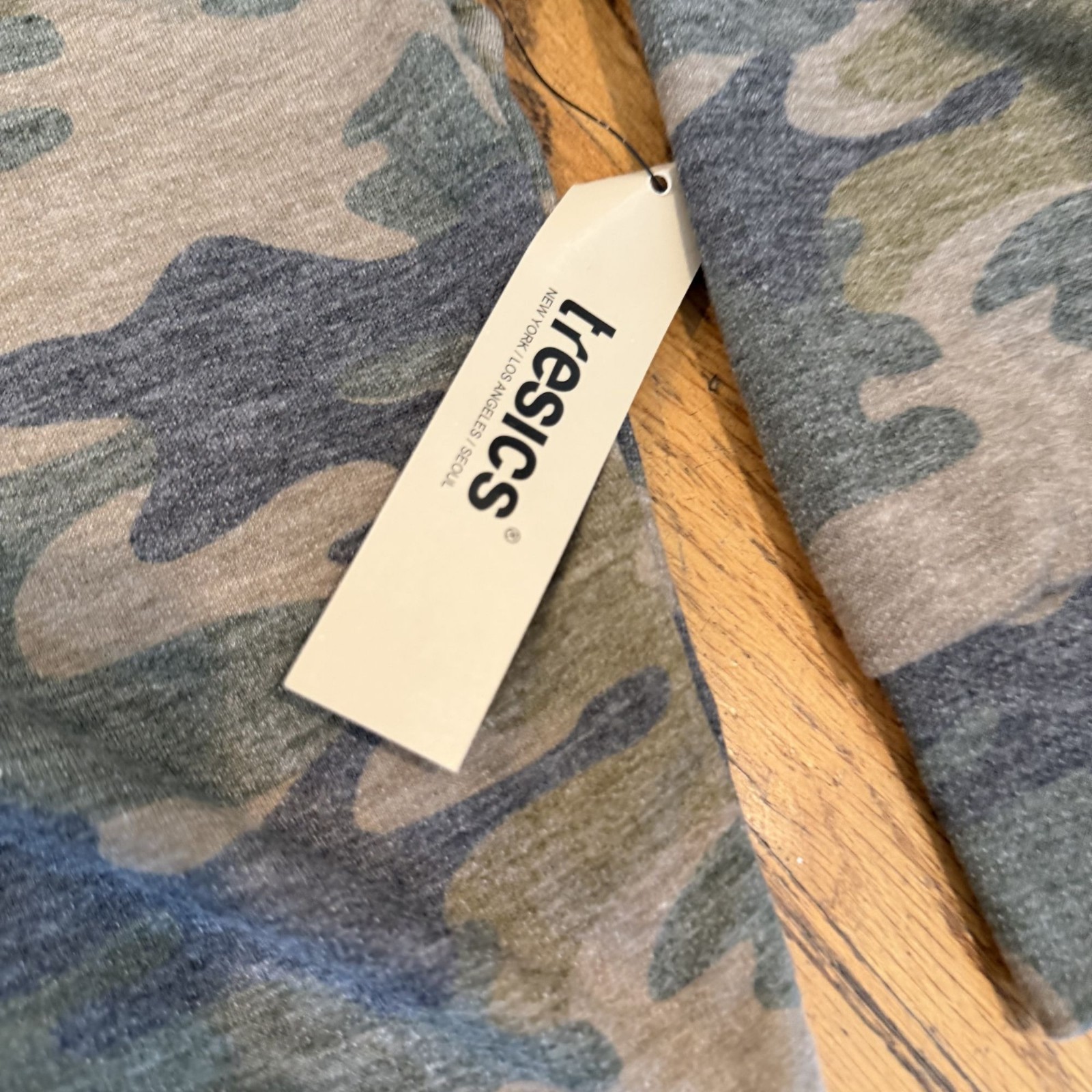 TRESICS WOMENS TENCIL CAMO CAMOFLAUGE T SHIRT NEW SIZE LARGE