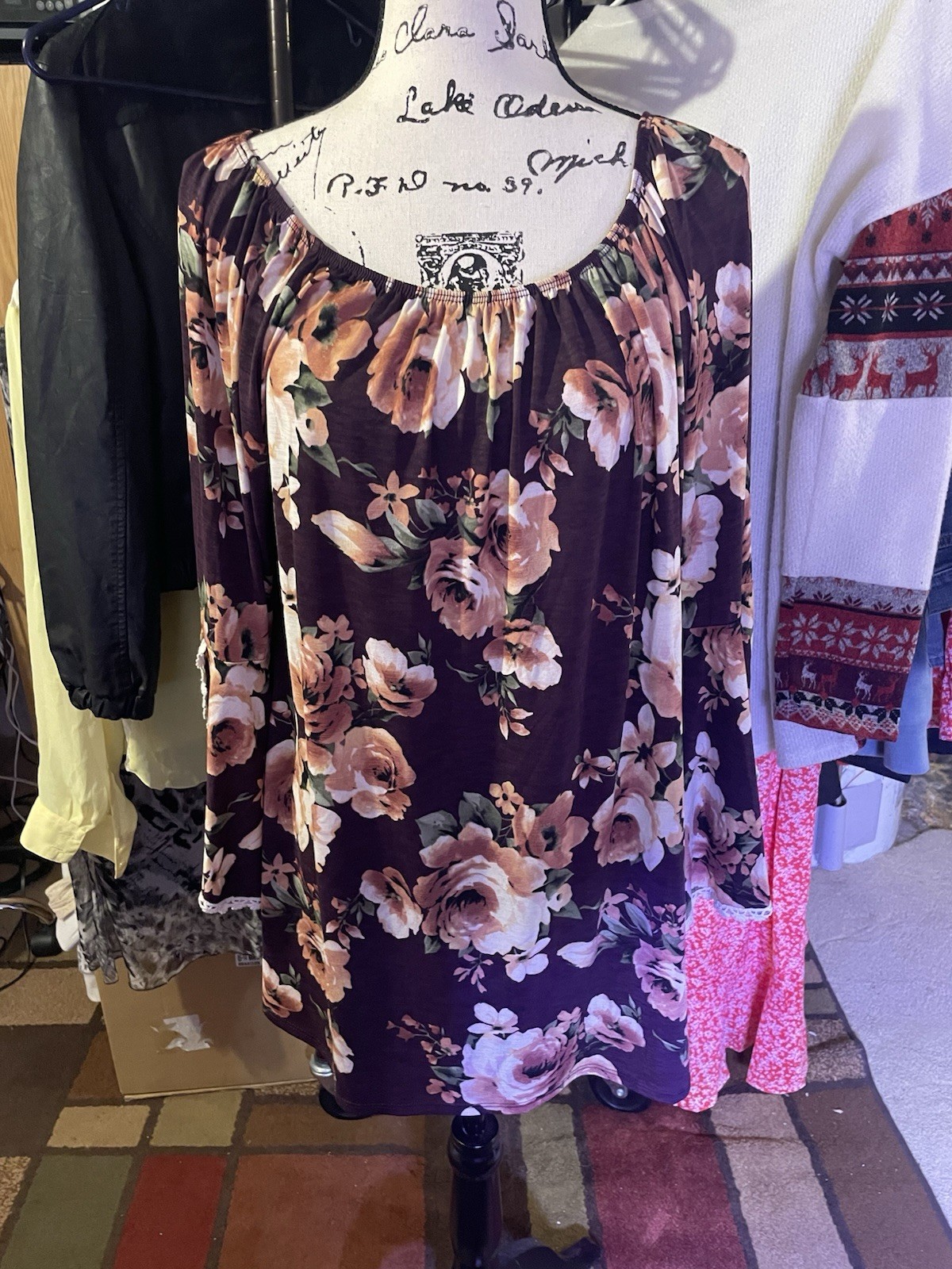 Honeyme Size XL Curvy Burgundy Floral Print Tunic Shirt With flared Arm’s