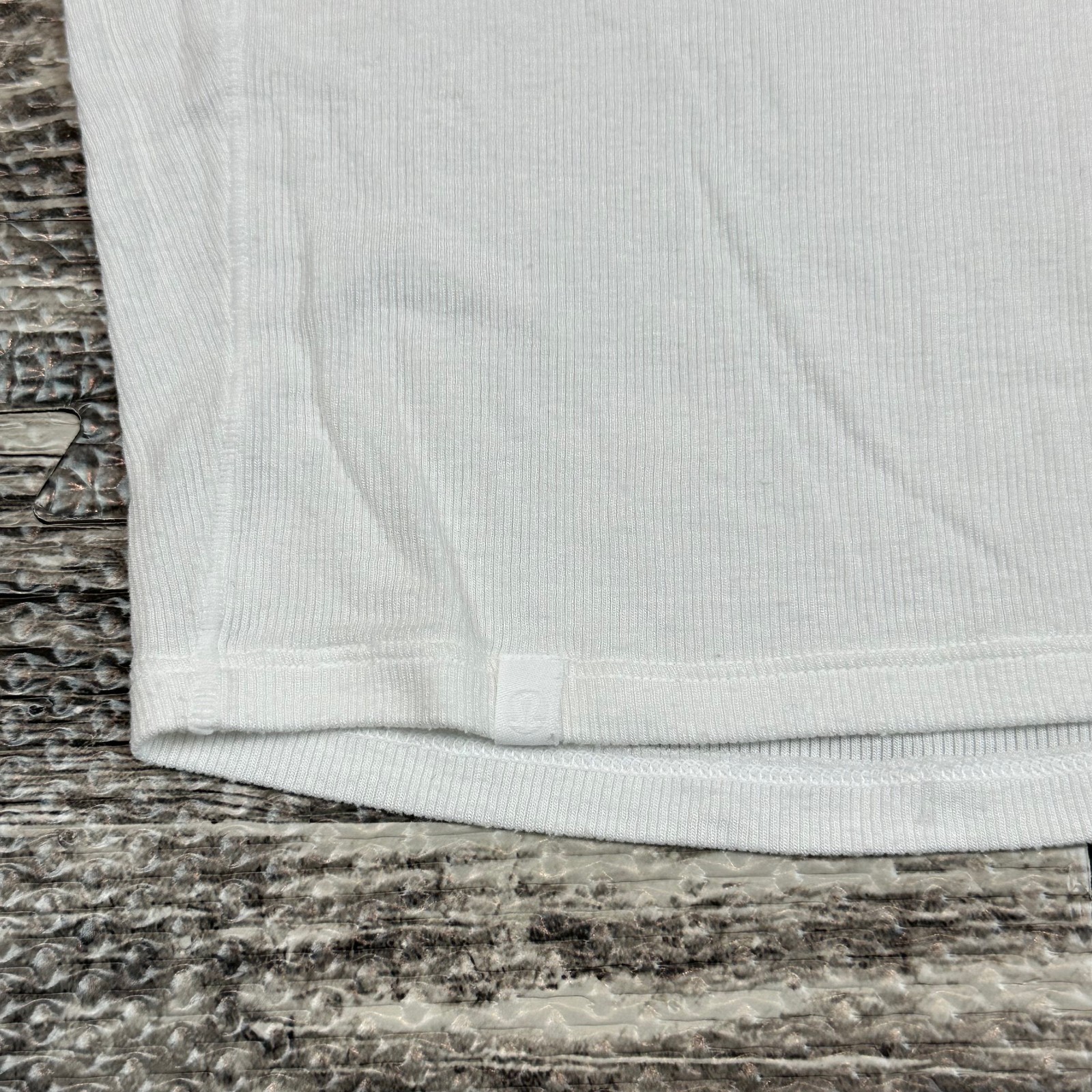 LULULEMON White Ribbed HOLD TIGHT Straight-Hem Cropped T-Shirt Top Sz 2