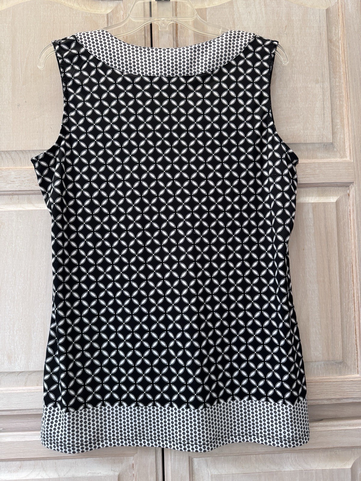 Requirements Black & White Geometric Pattern Beaded Sleeveless Top Size Large