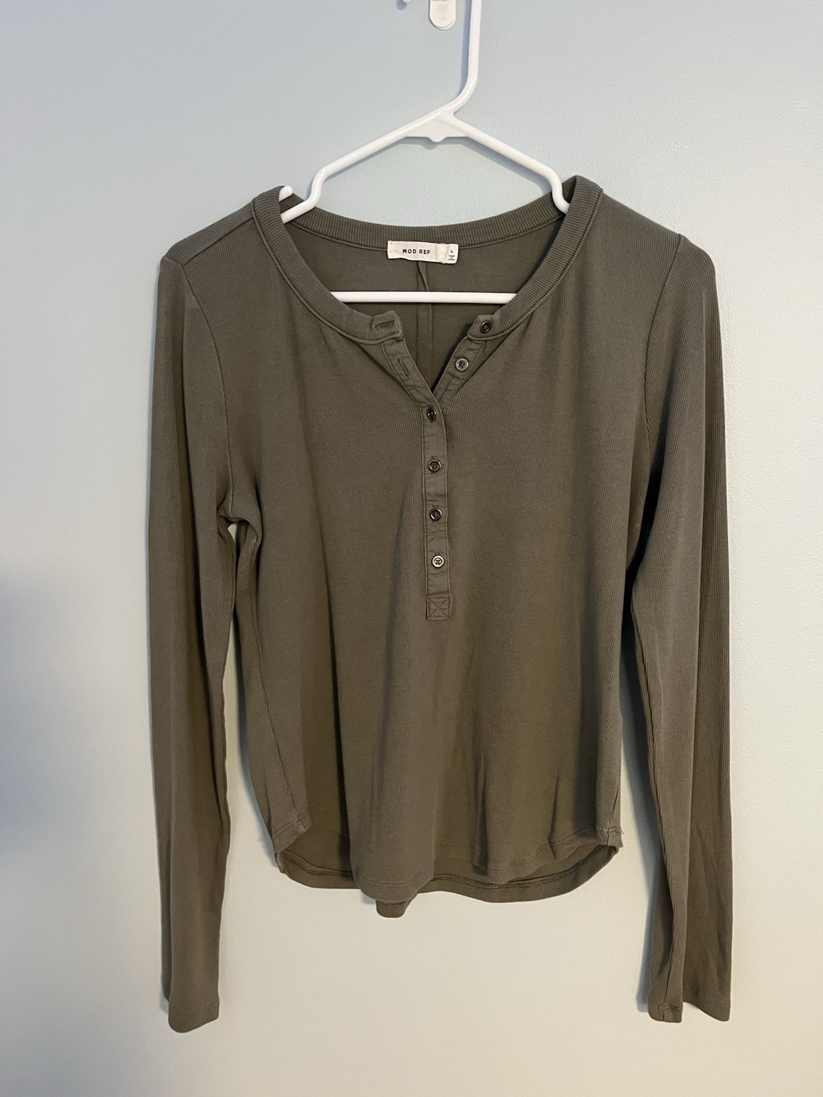Mod Ref Nova Long Sleeve Henley Top Olive Green Ribbed Button Knit Women’s Sz L