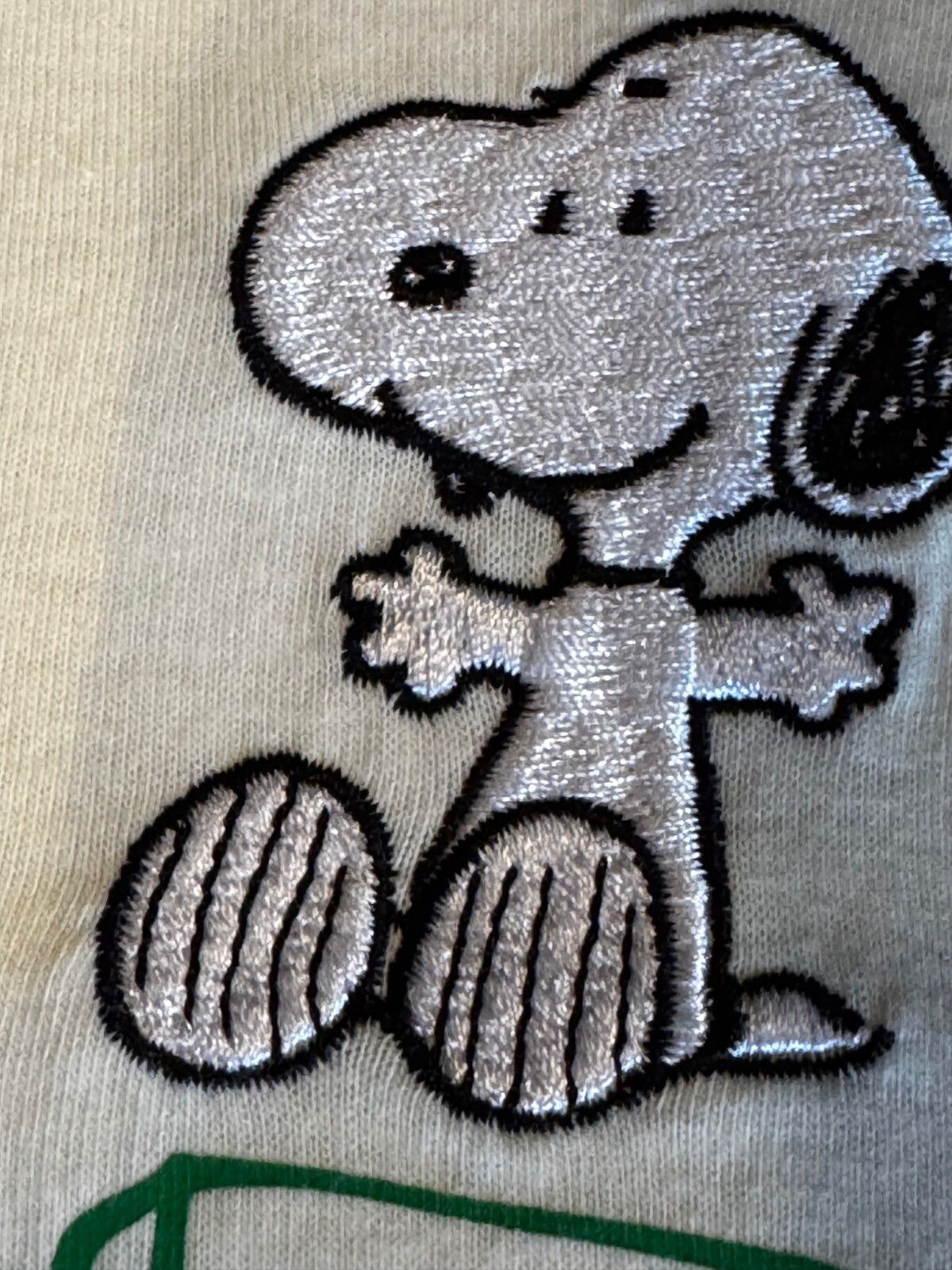 SNOOPY PEANUTS RADIATE HAPPINESS EMBROIDERED SHORT SLEEVE T-SHIRT SIZE XL / 1X