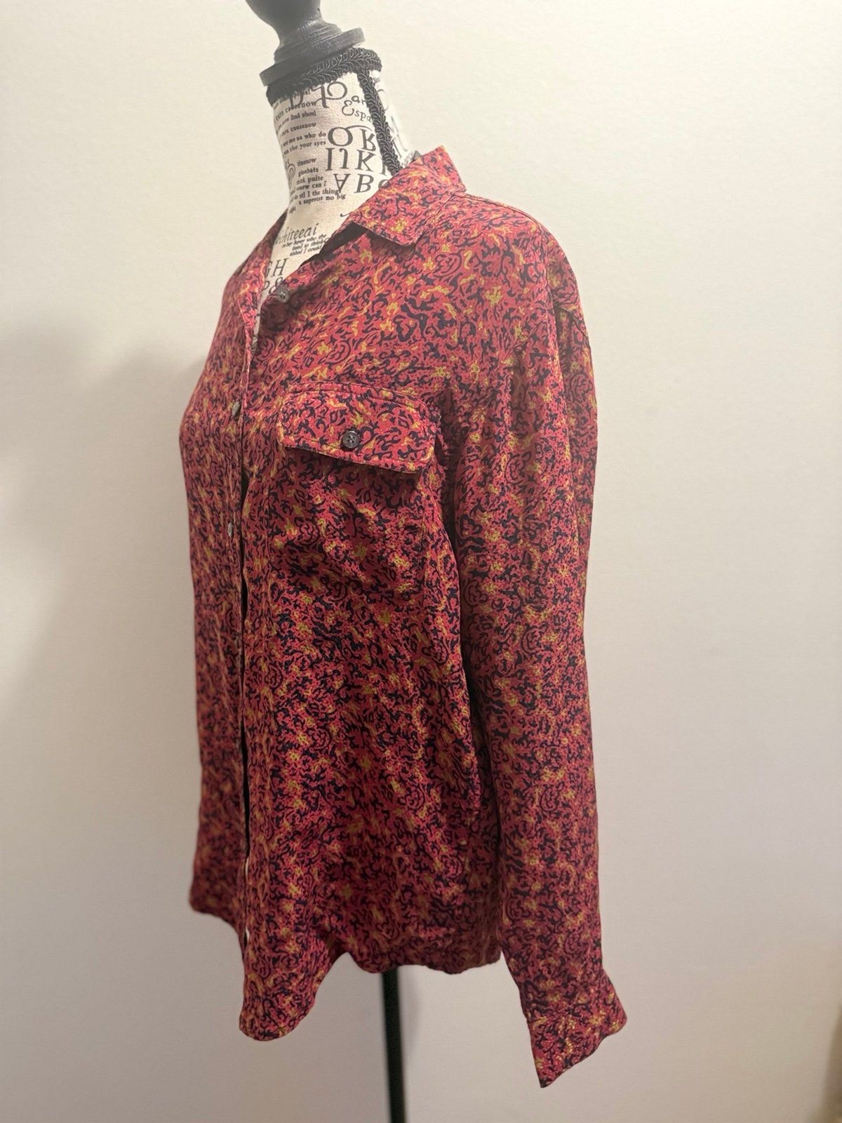 August Silk Red Black Gold Patterned 100% Silk Cottage Core Button-Up Shirt M