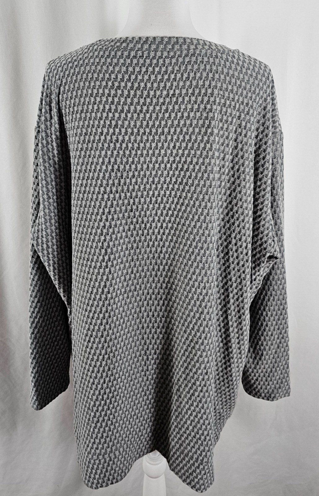 New Oddy Womens Pullover Top Grays Textured Long Sleeves Polyester Rayon 1XL