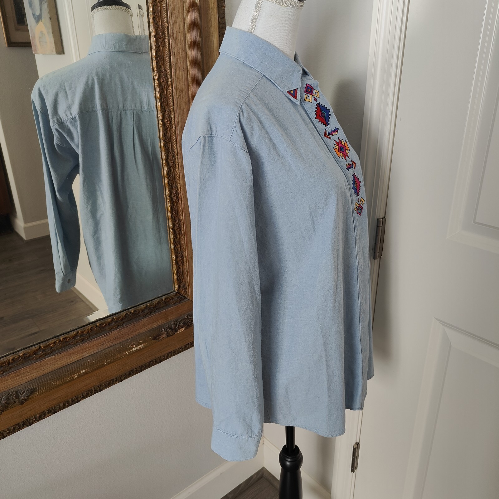 David Brooks Women’s Aztec Southwest Embroidered Denim Shirt Metal ButtonSize 14