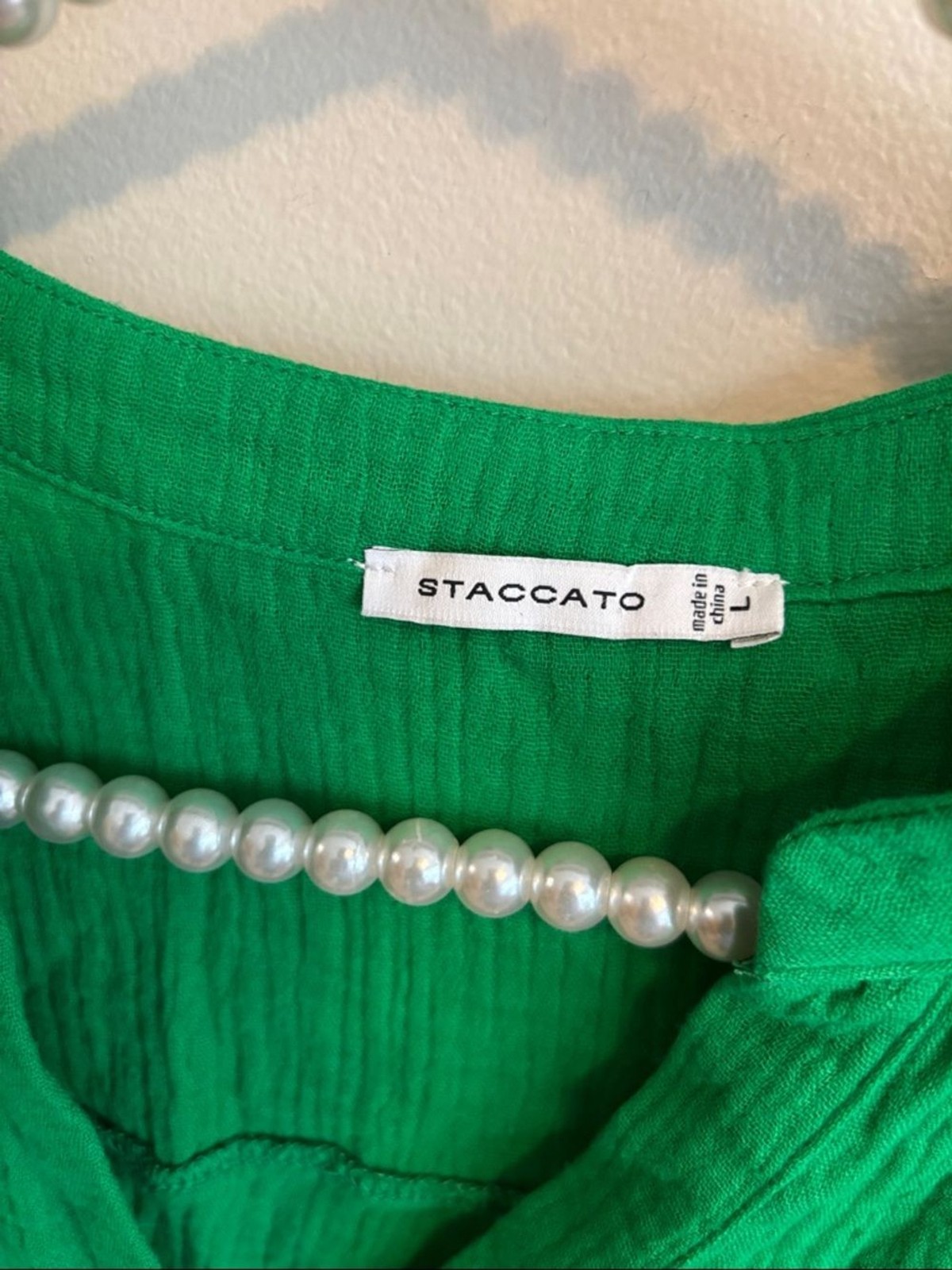Staccato Green Ruffle Cap-Sleeve V-Neck Top size large