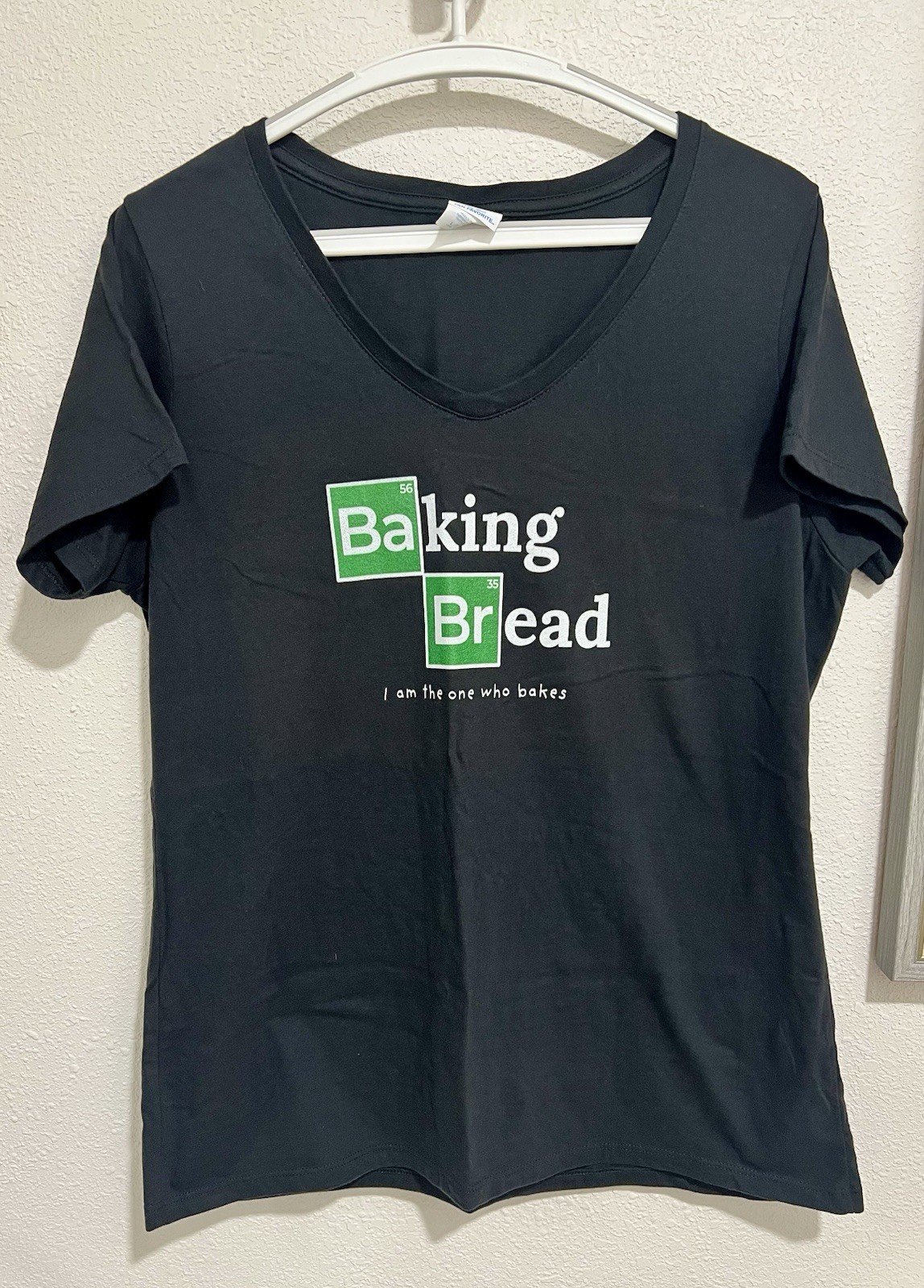 Women’s V Neck T-Shirt Baking Bread Sz L