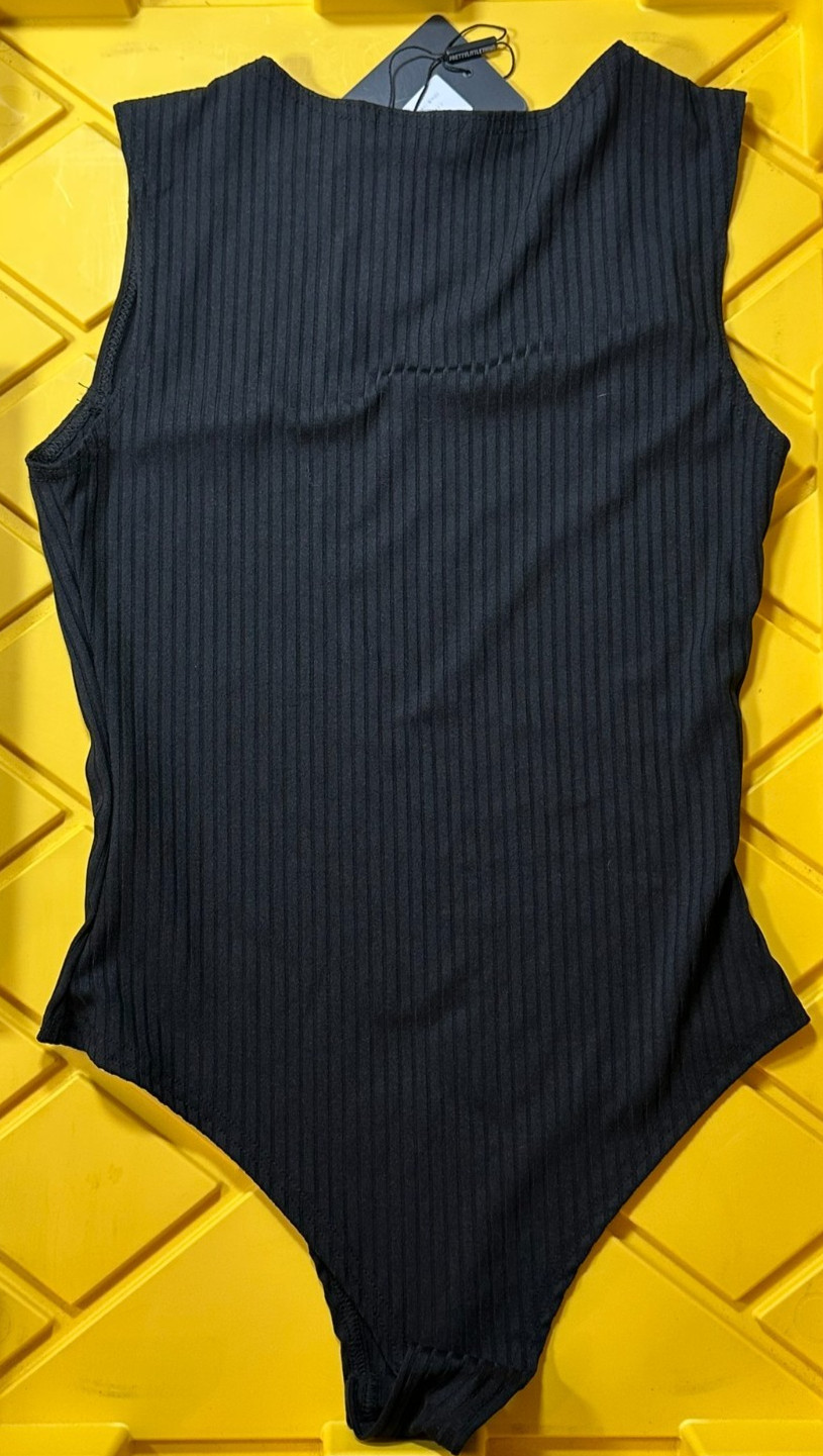 👀WOMEN PRETTY LITTLE THING BLACK SLEEVELESS STRETCH BODYSUIT TOP Size 4 -NWT🔥