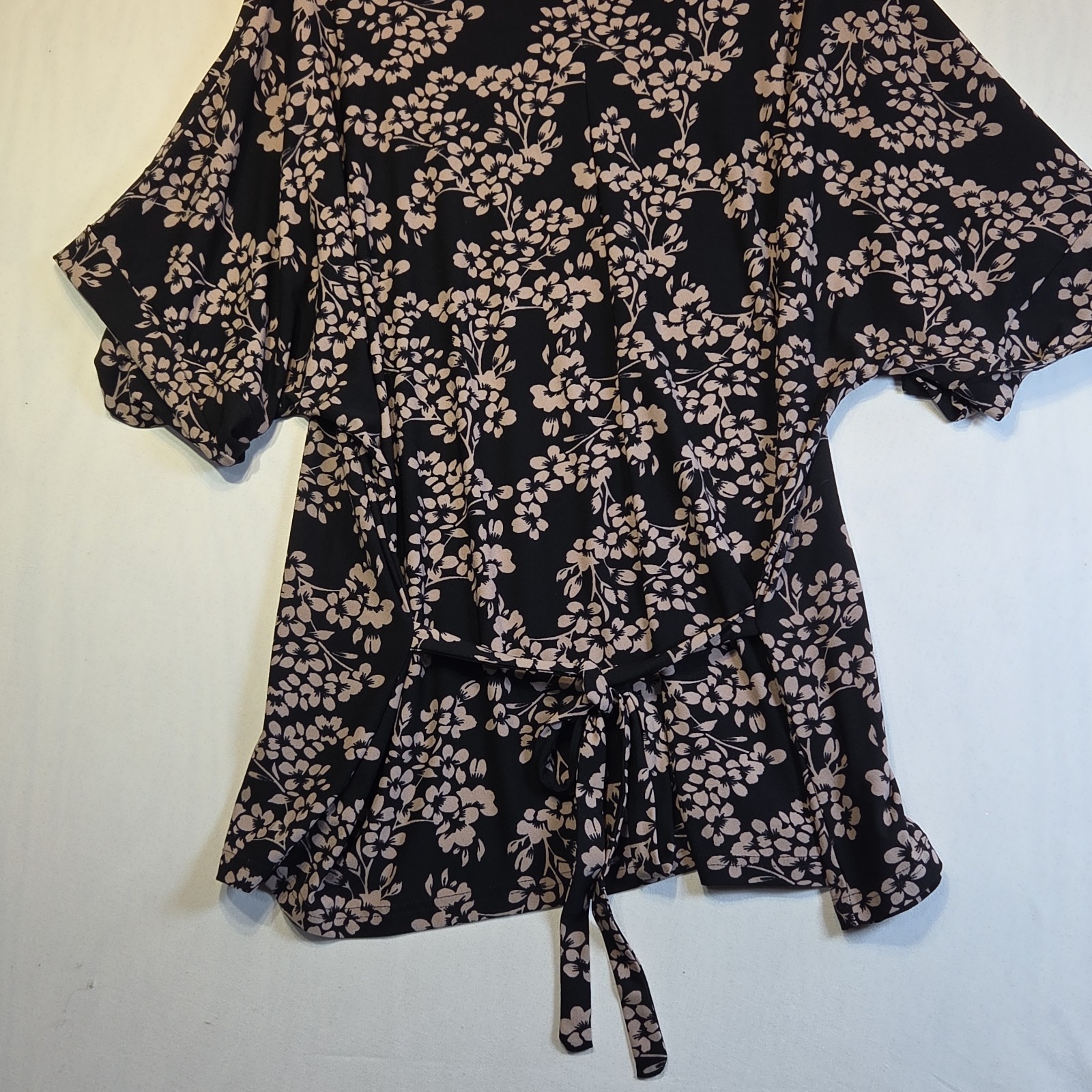 BonWorth Floral Blouse Black Brown Floral Tie Back 3/4 Sleeve Top Tag Removed