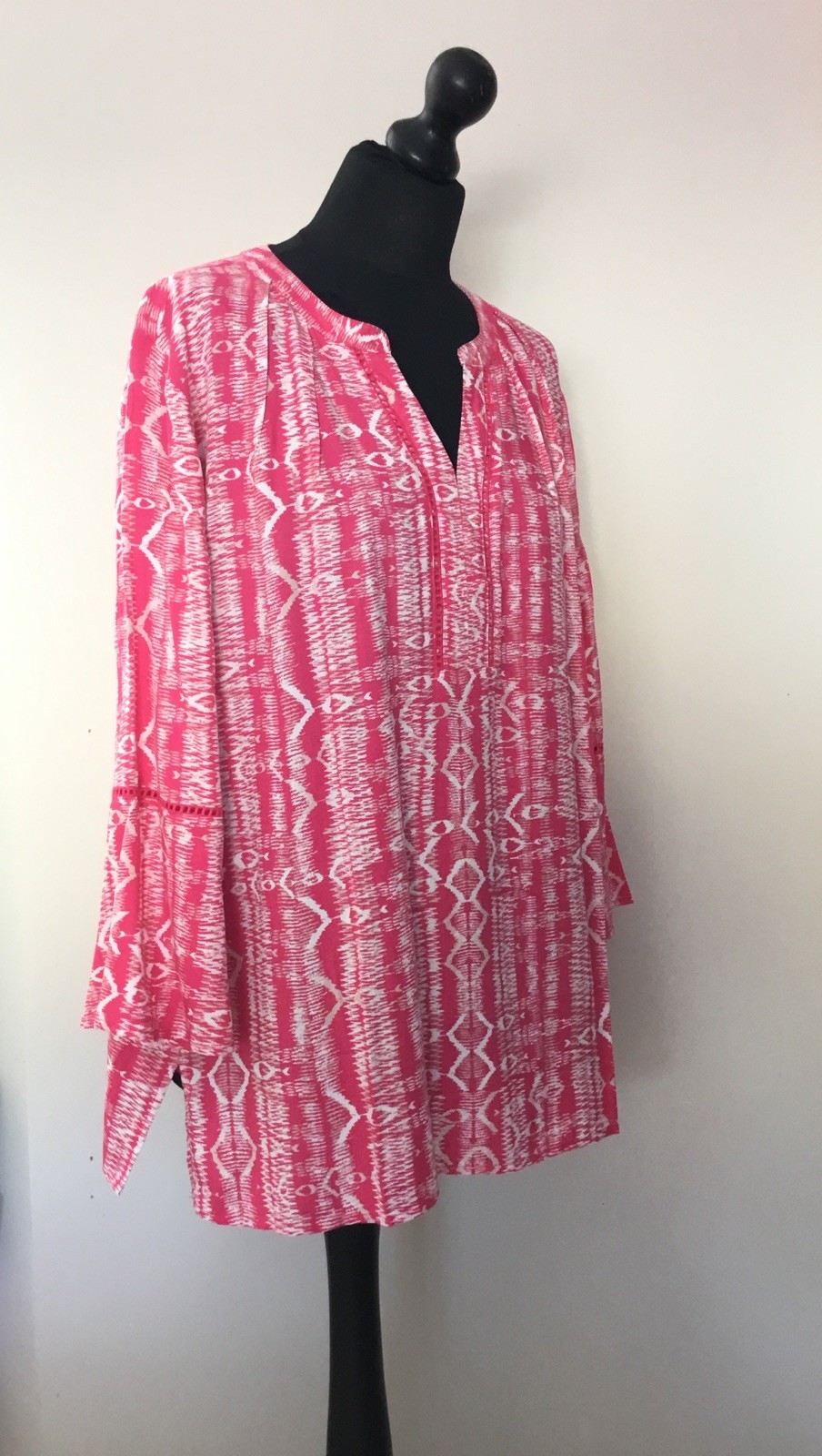 GLORIA VANDERBILT Sz/XL 100% Viscose Pink Ethnic Print Long Sleeve Tunic Top