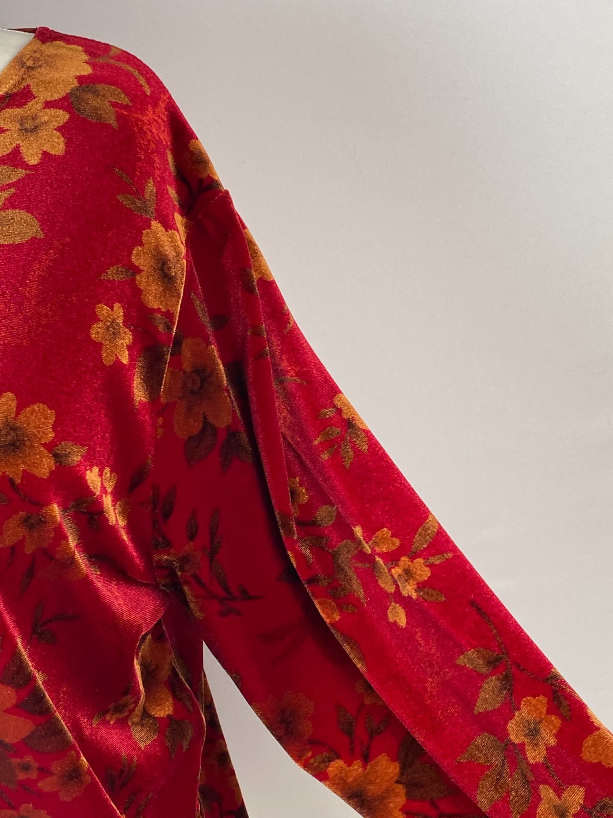 Red Black Velvet Burnout Women’s Top Y2K Floral Print Boho Sz 1X Judith Hart